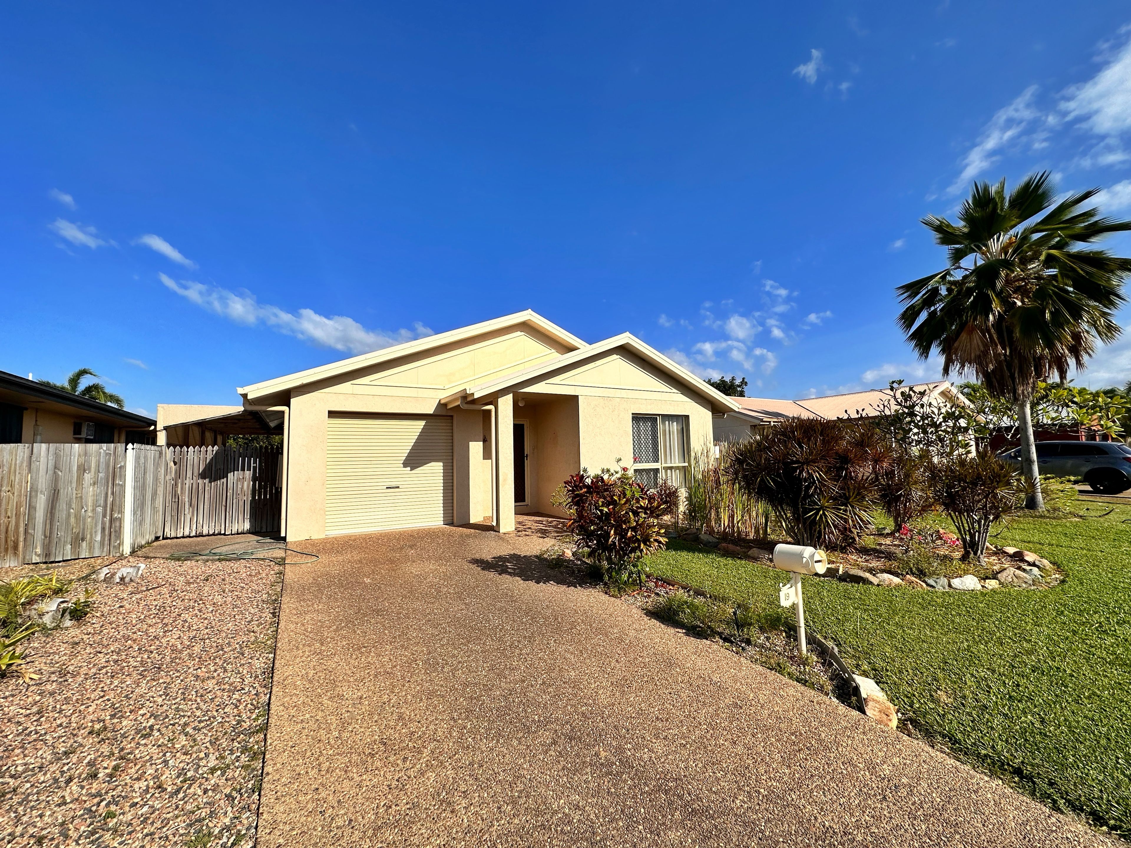 9 Miller Circuit, Kirwan QLD 4817