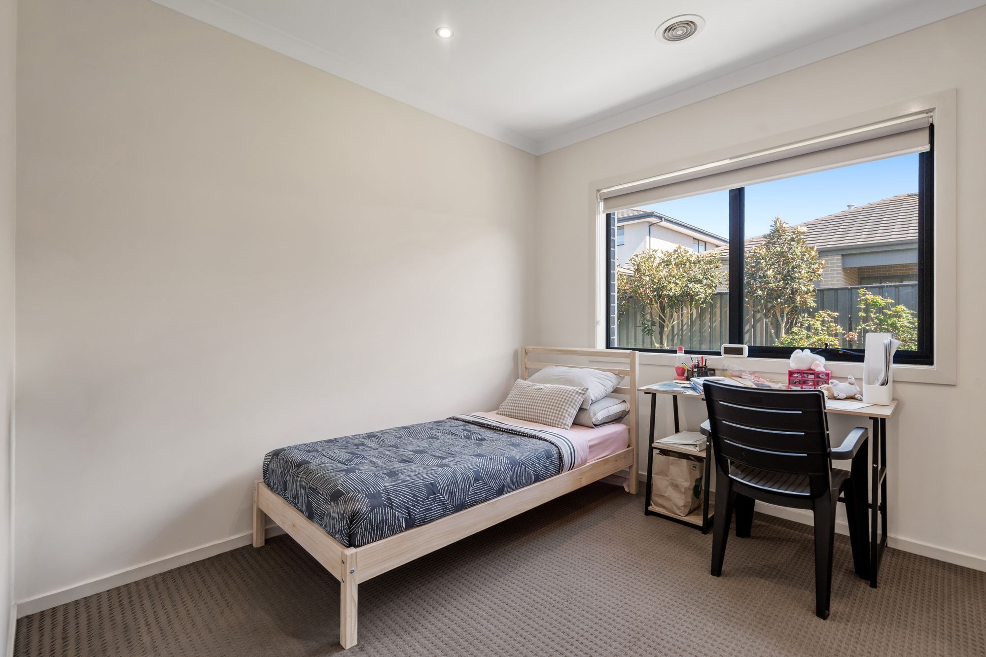 6 Ottelia Street — photo 11 of 18