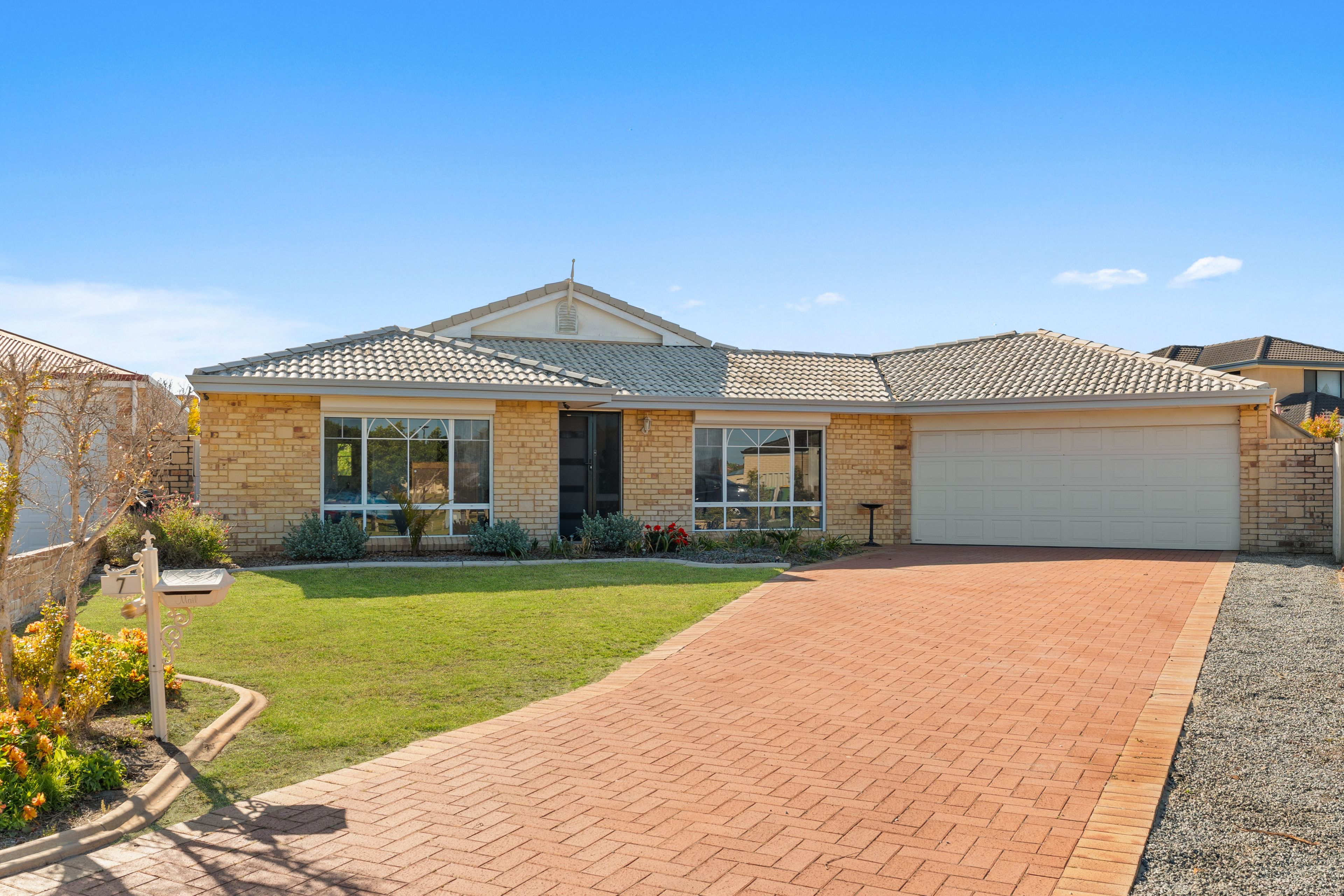 7 La Palma Square — photo from Ray White Rockingham Baldivis