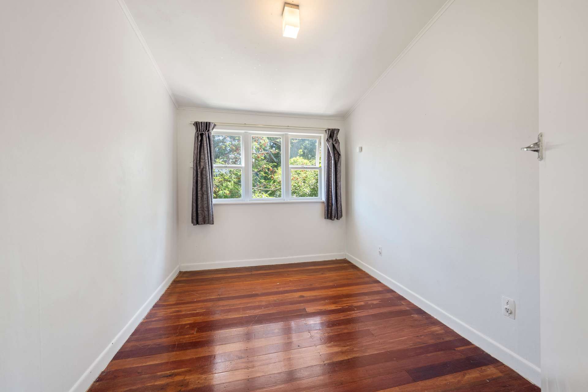 99 Seabrook Avenue photo 9