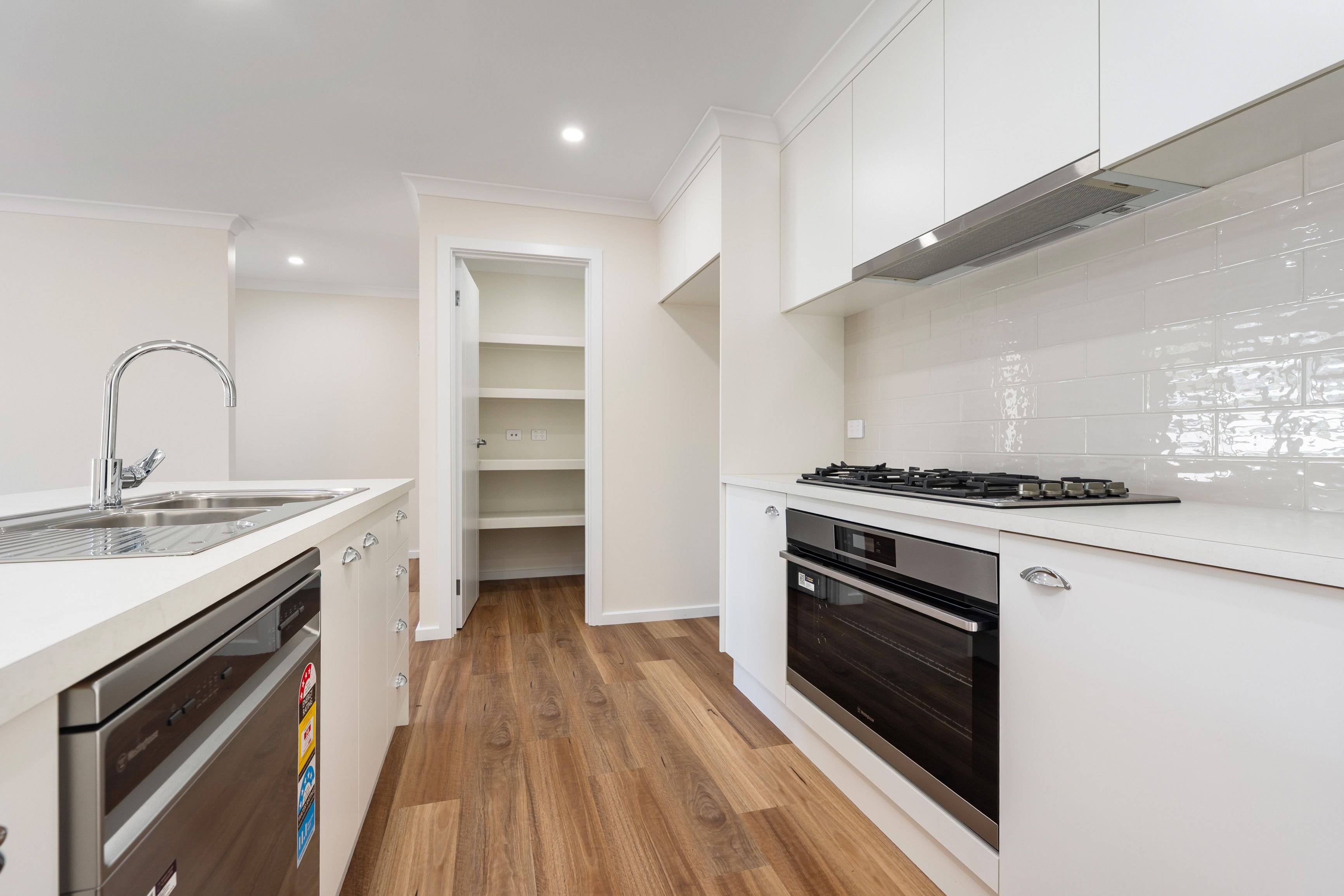 1-2/76 Urana Street — photo 14 of 25