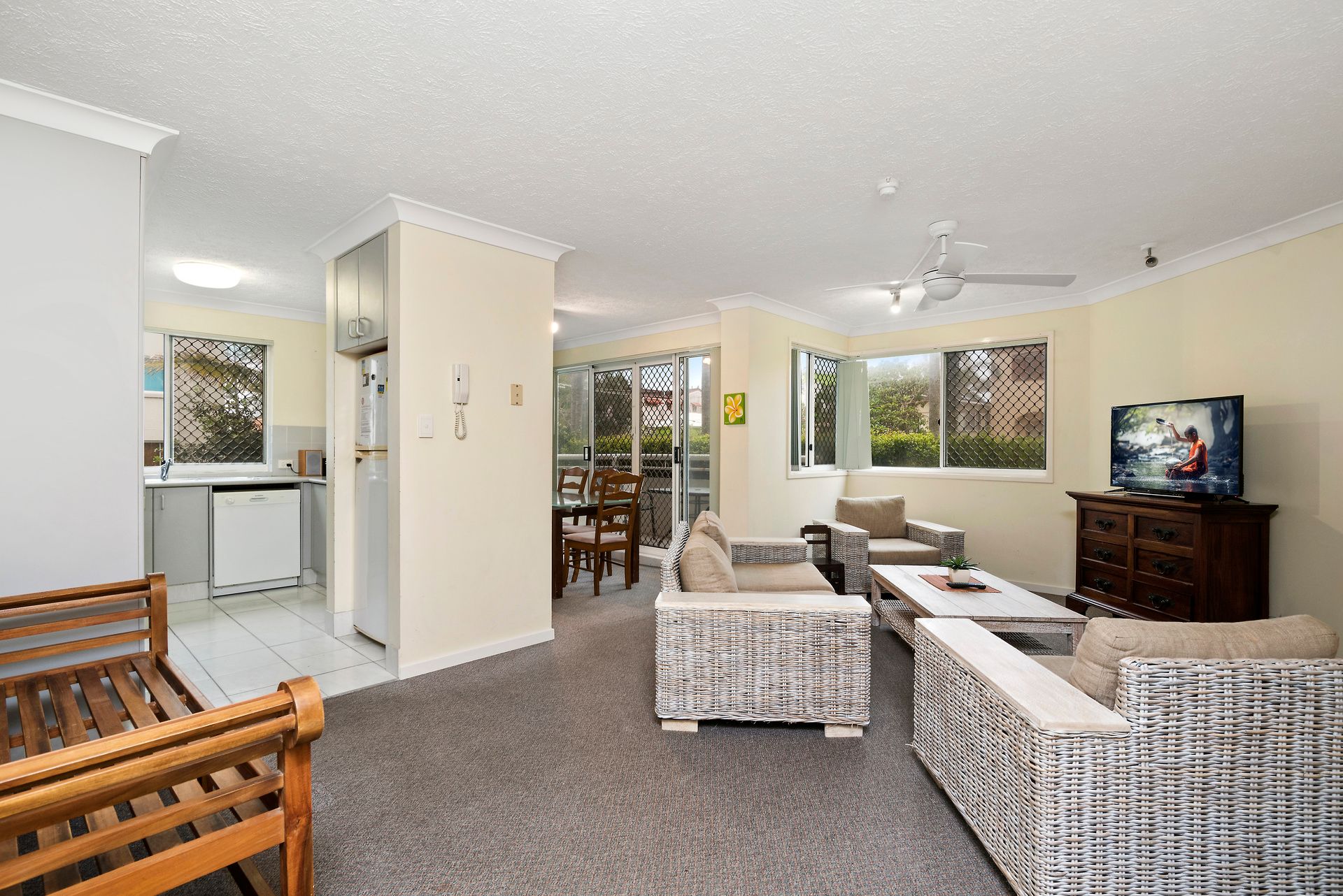 14 Jefferson Lane, Palm Beach QLD 4221