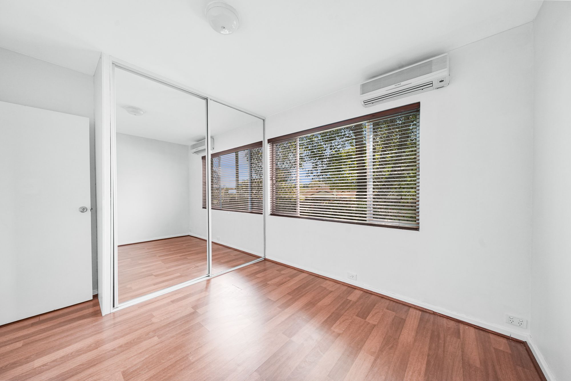 2/122 Albert Street — photo 8 of 13