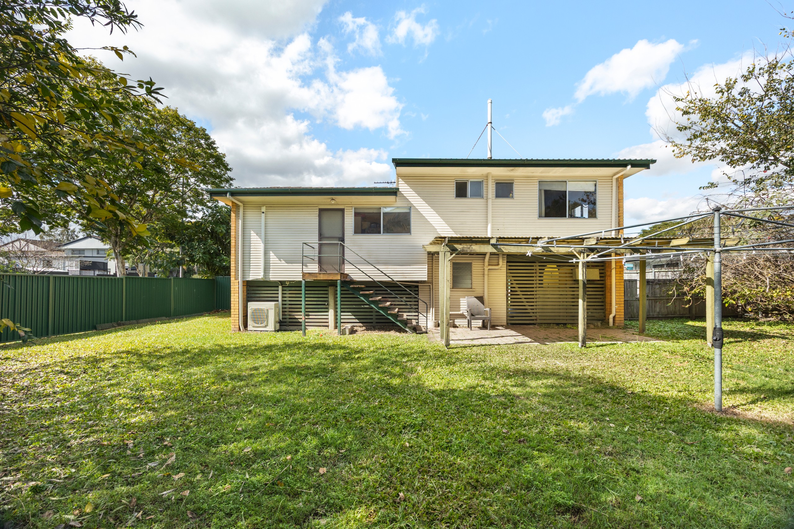 1 Badge Street, Jamboree Heights, QLD 4074