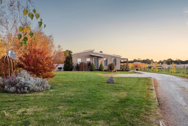 61 Wiggins Road, Mitchell Park, VIC 3355