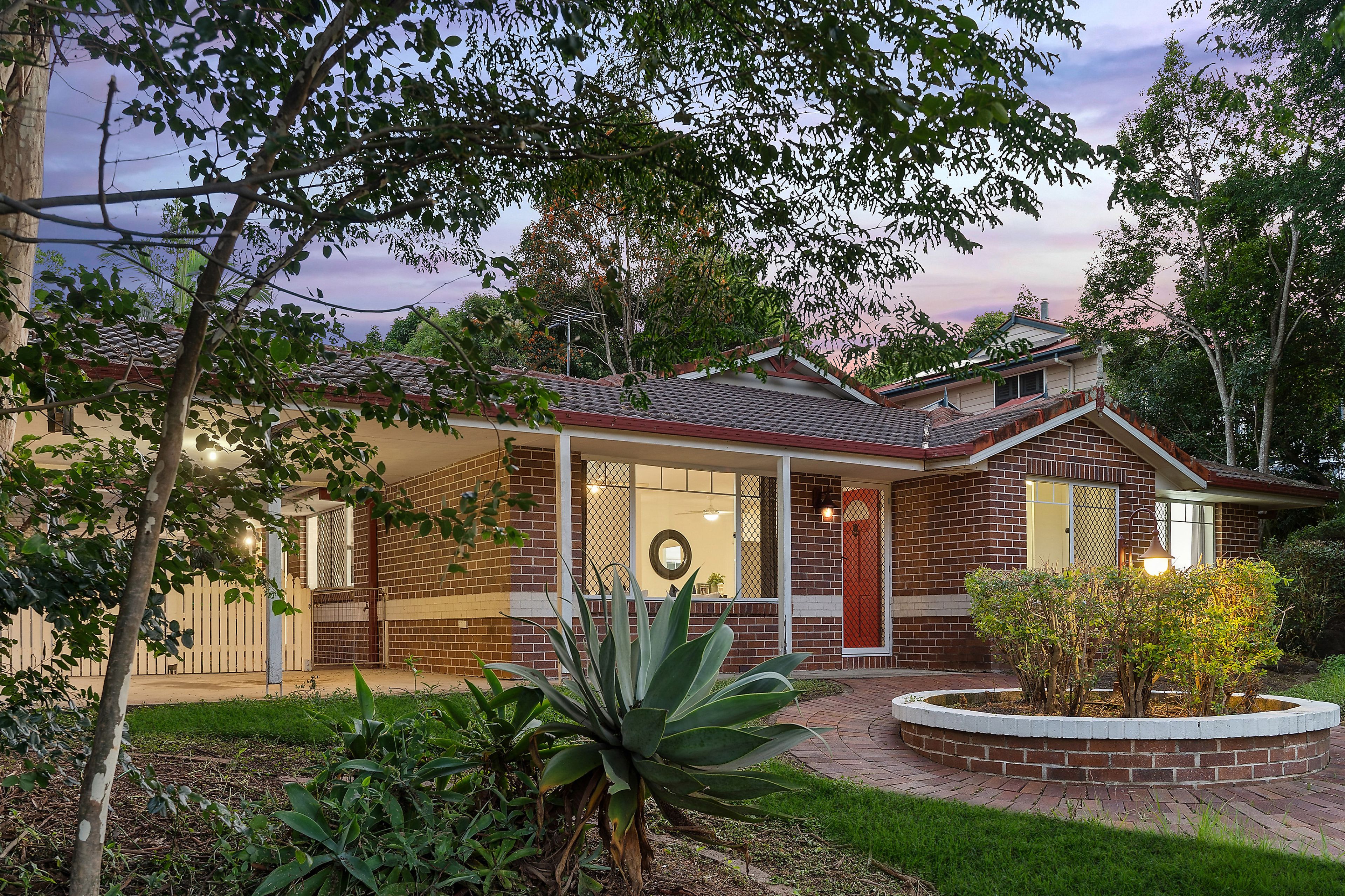 2 Verwood Court, Ferny Hills QLD 4055