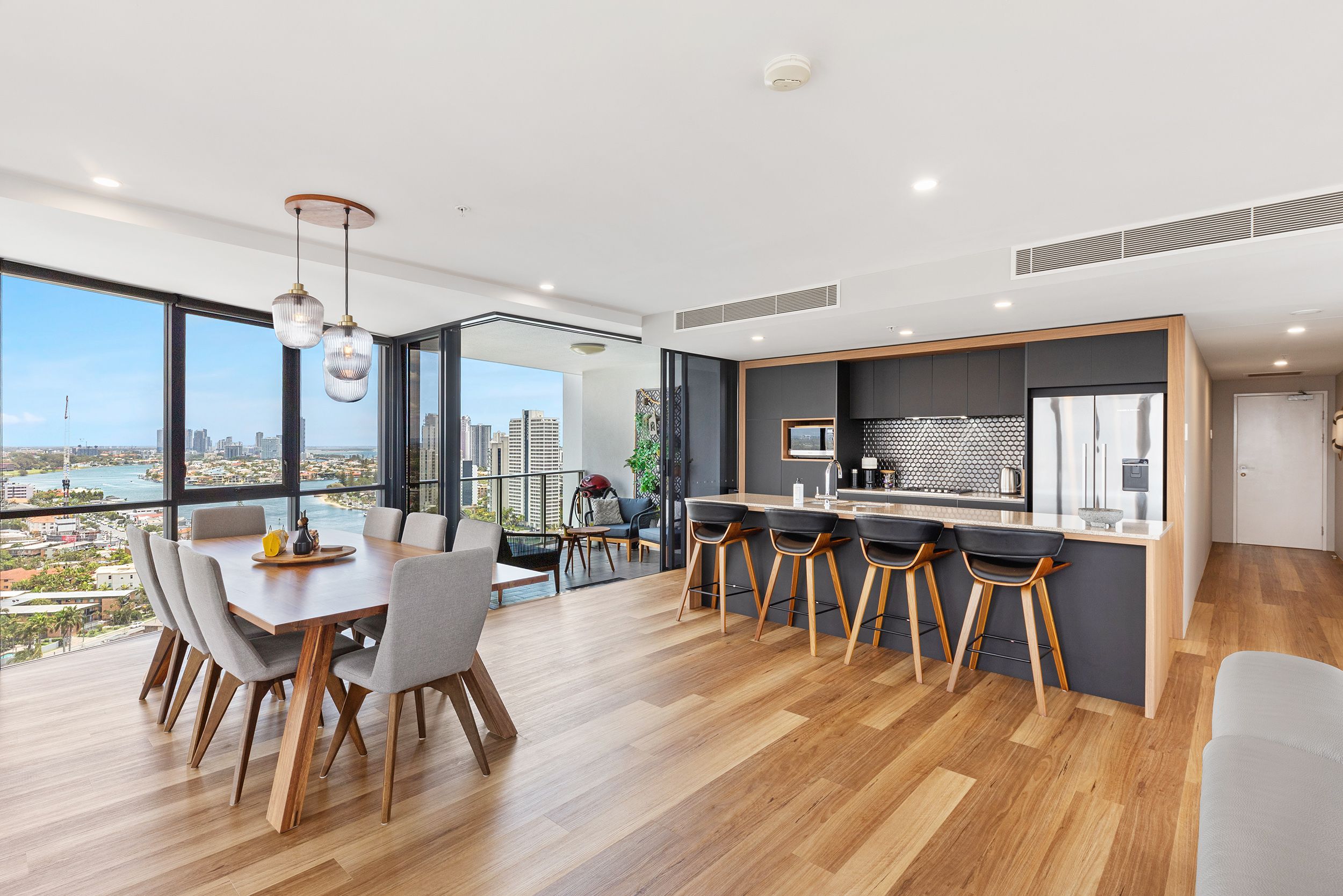2101/4 Wahroonga Place — photo 4 of 30