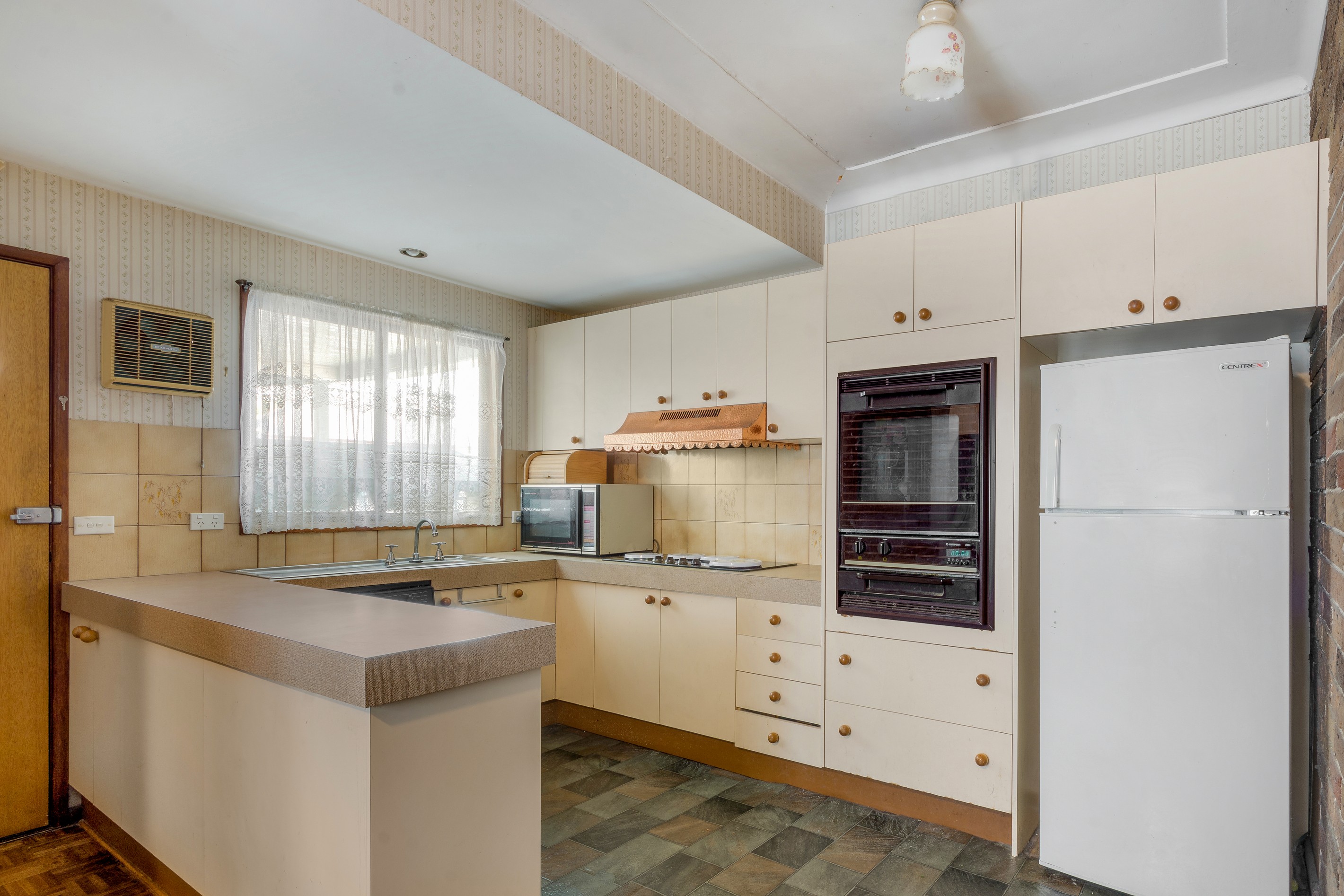 11 Foreman Street, Glenfield, NSW 2167