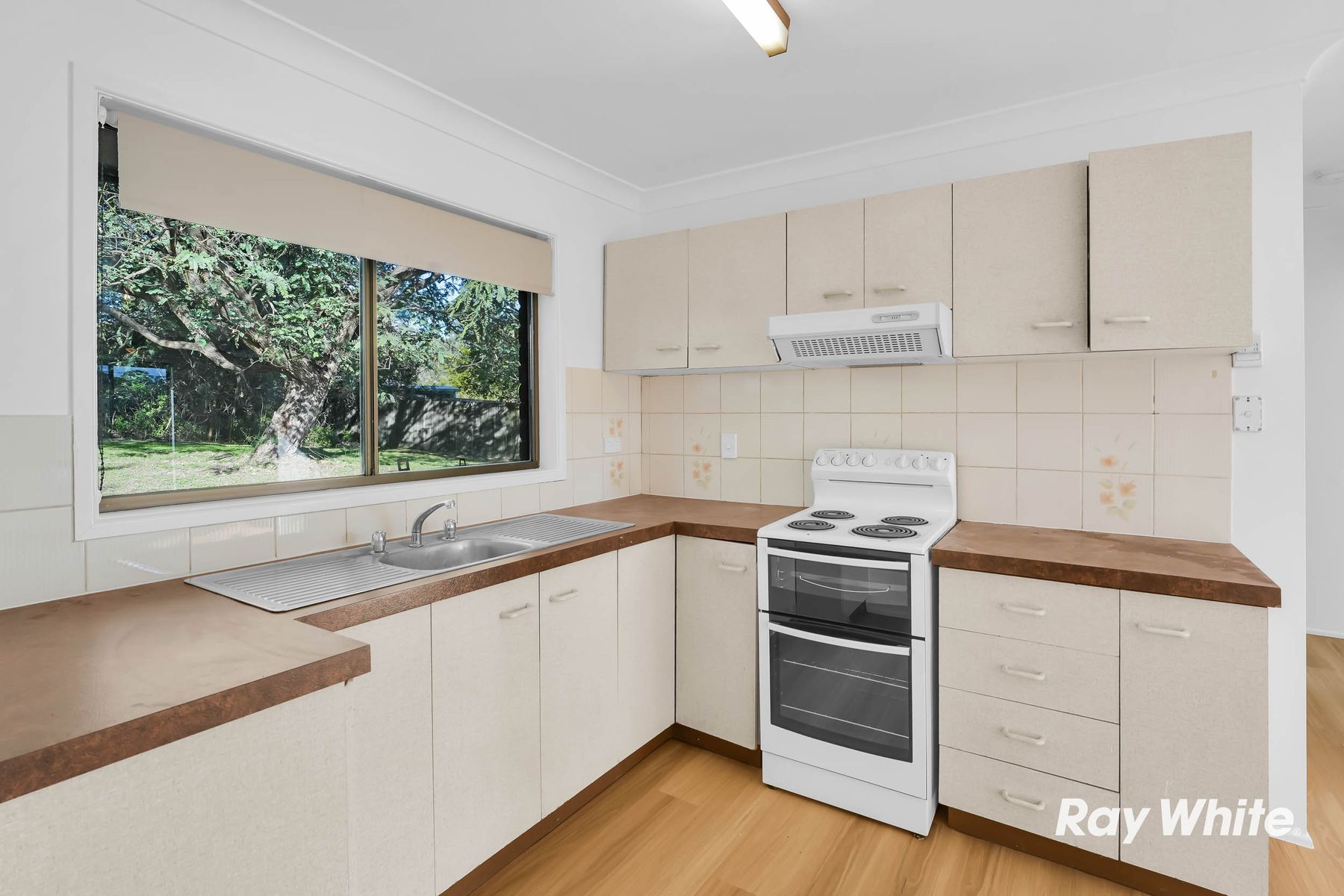 2/52 Naomai Street — photo 3 of 11