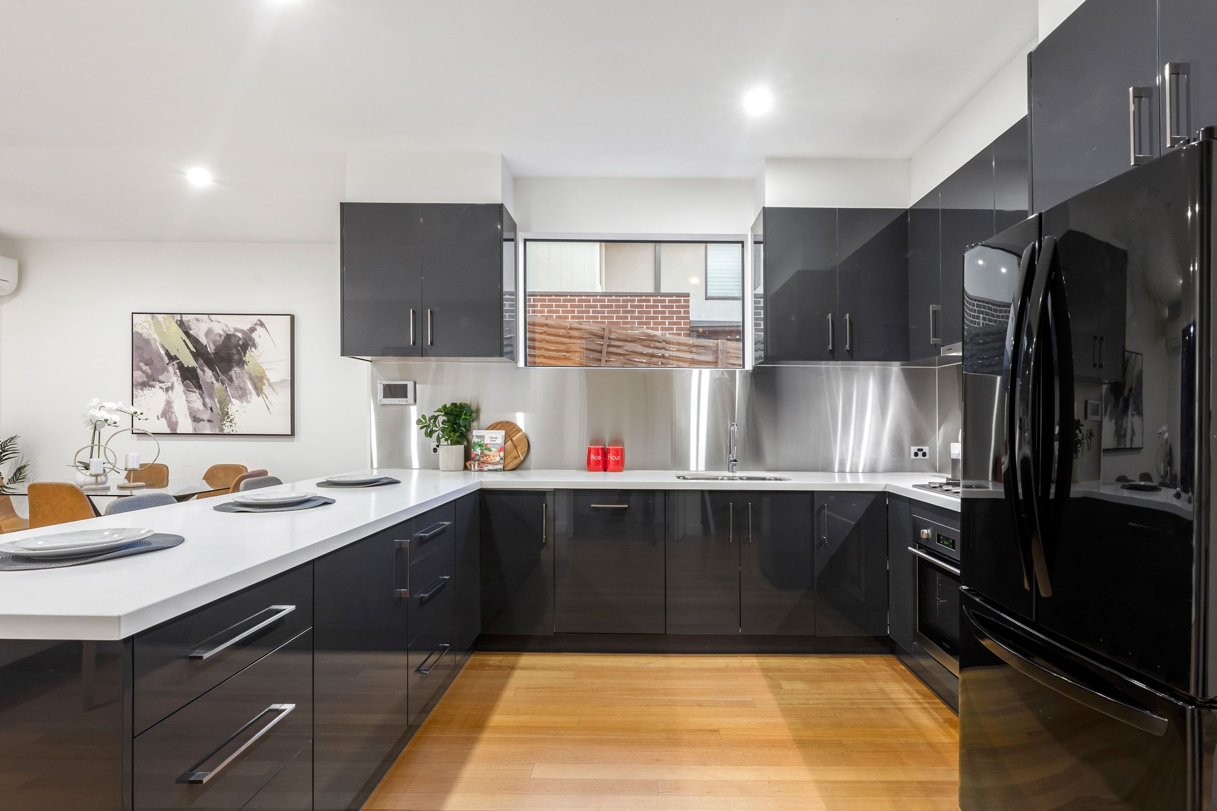 2/20 South Parade, Blackburn, VIC 3130