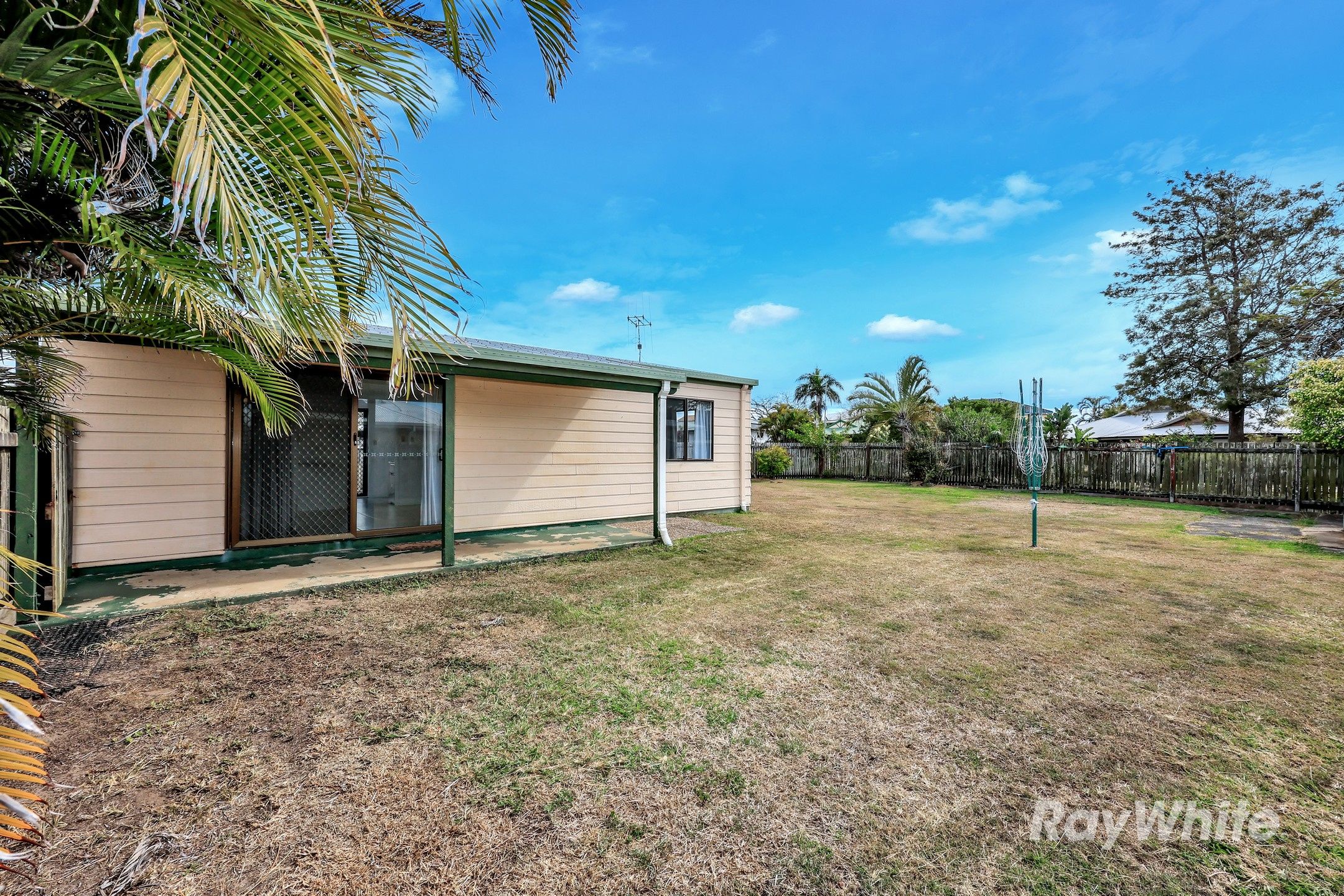 36 Shoreline Crescent — photo 15 of 23
