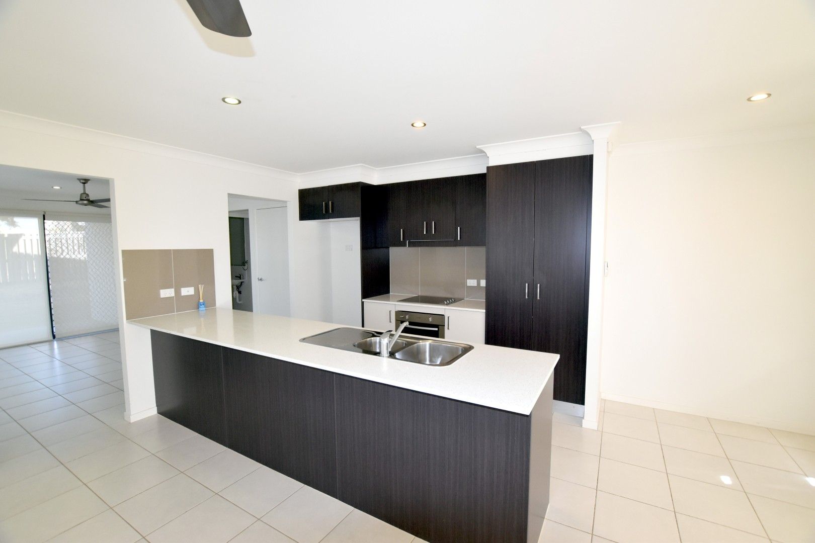 2/15 Keeling Court, New Auckland, QLD 4680