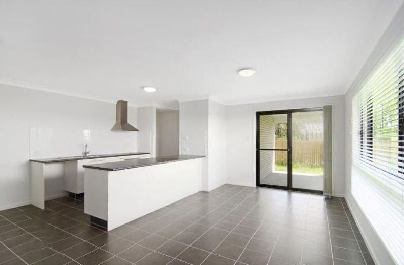 8 Greenpark Drive, Crestmead, QLD 4132