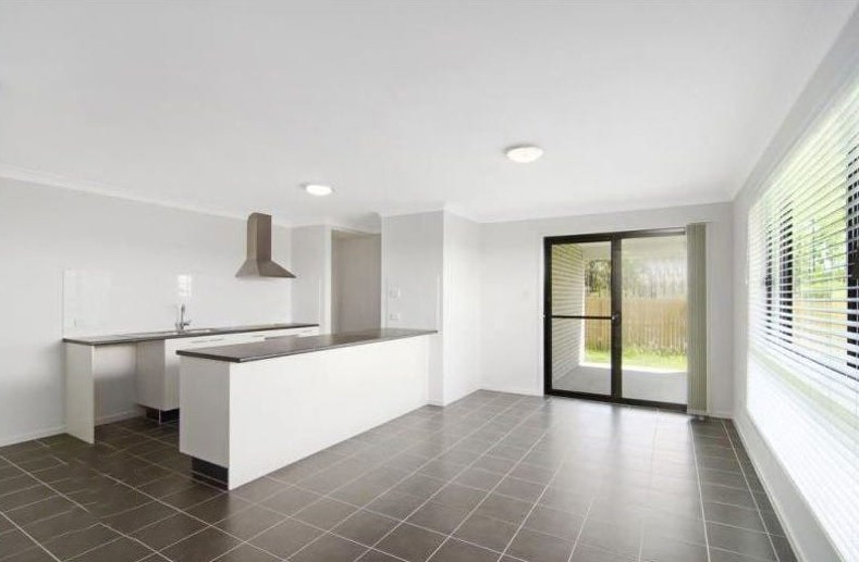 8 Greenpark Drive, Crestmead, QLD 4132
