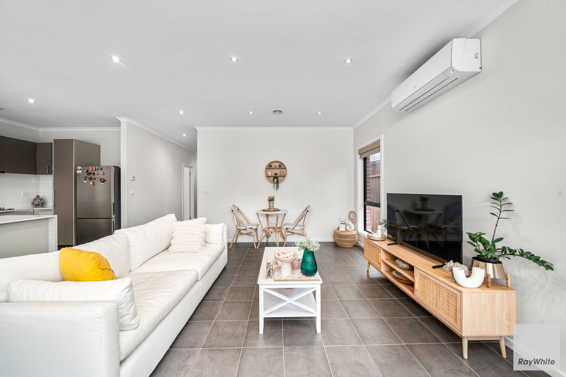 11 Gisborne Way, Caroline Springs, VIC 3023