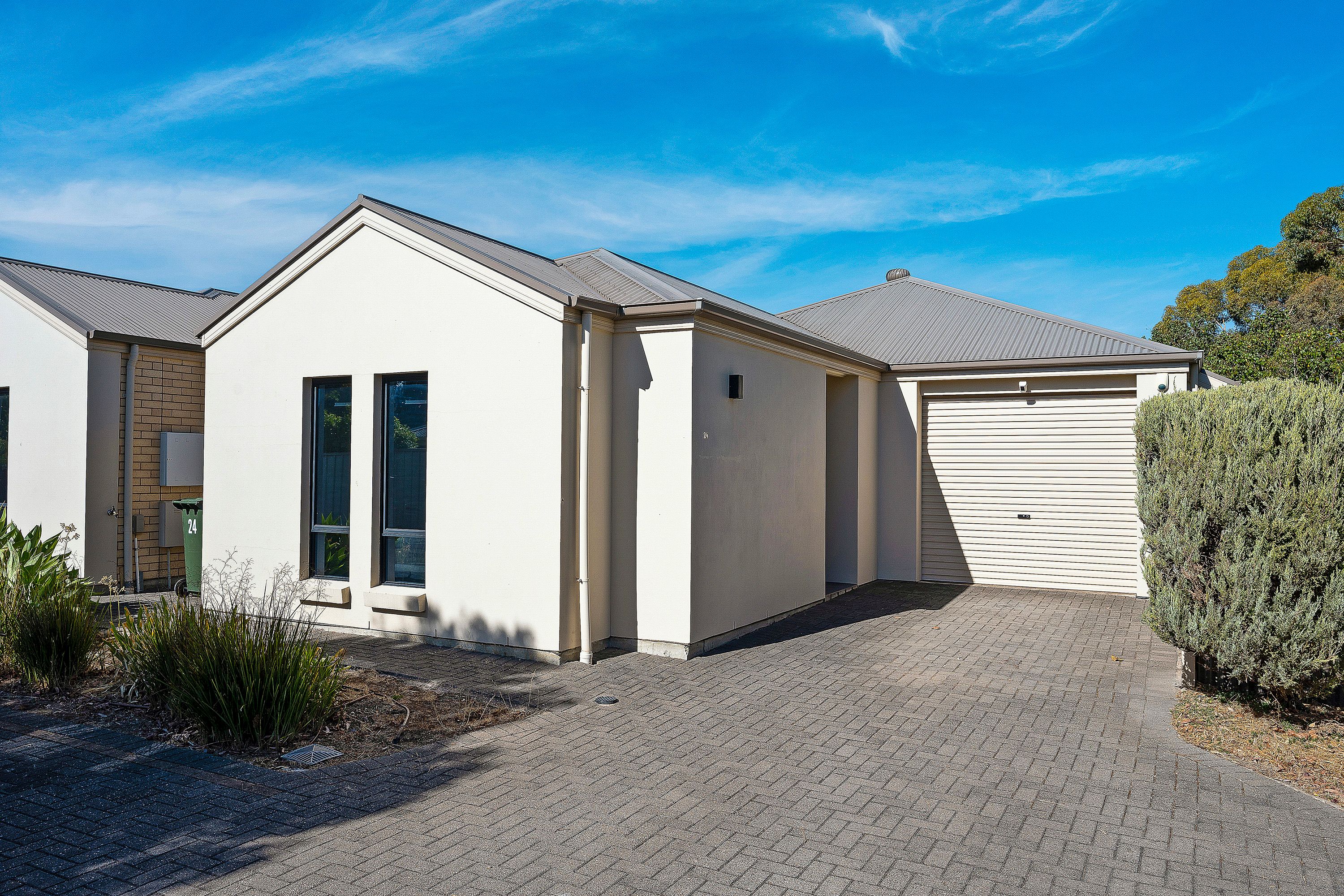24 Kopoola Crescent, Gilles Plains SA 5086