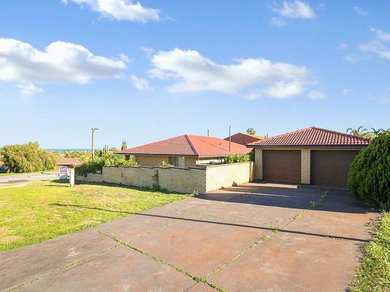 2 Centaur Street, Kallaroo, WA 6025
