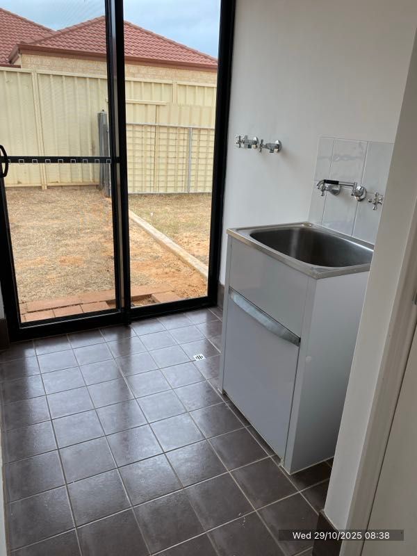 10 Lifford Street — photo 4 of 7