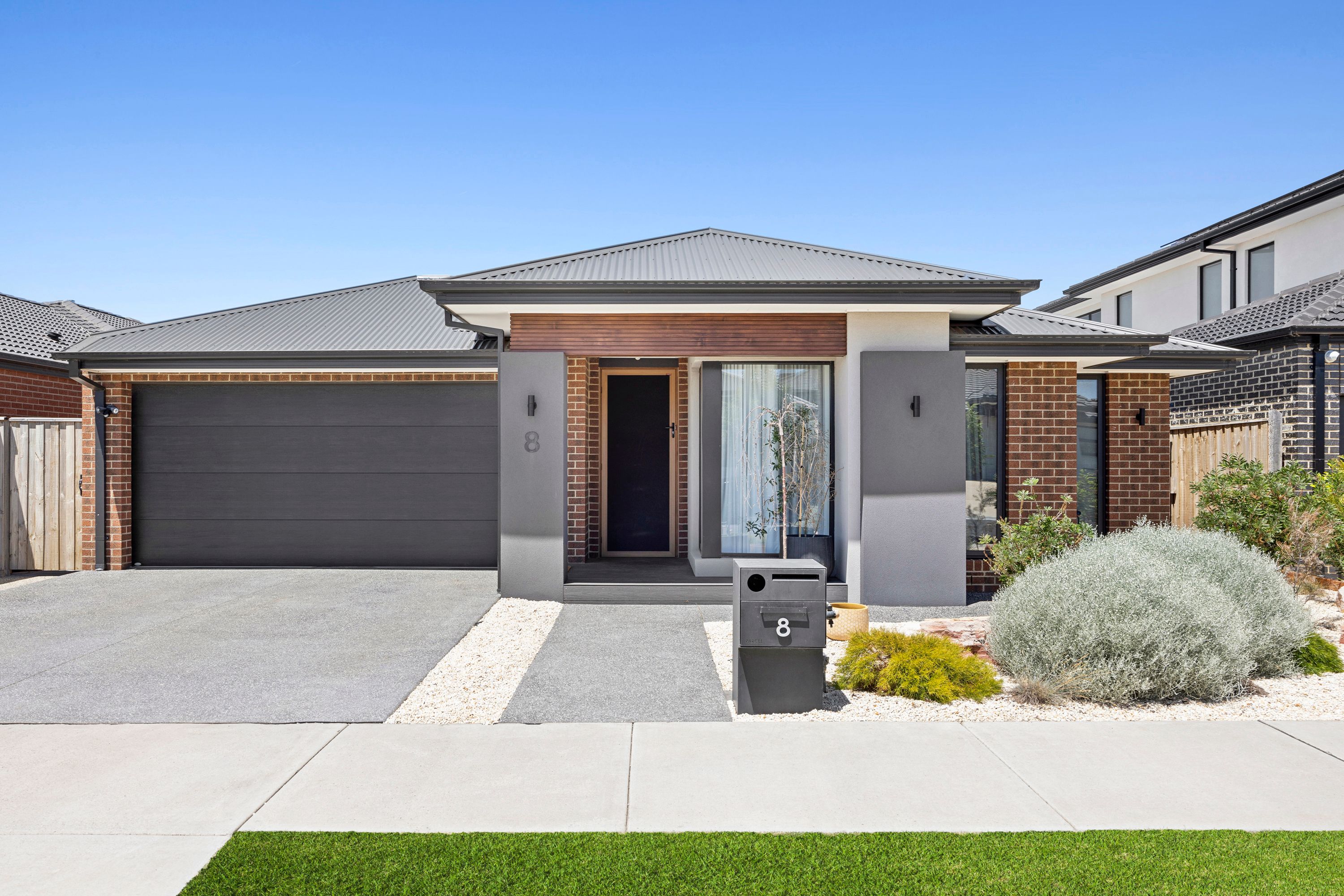 8 Brisbane Street — photo from Ray White Lara