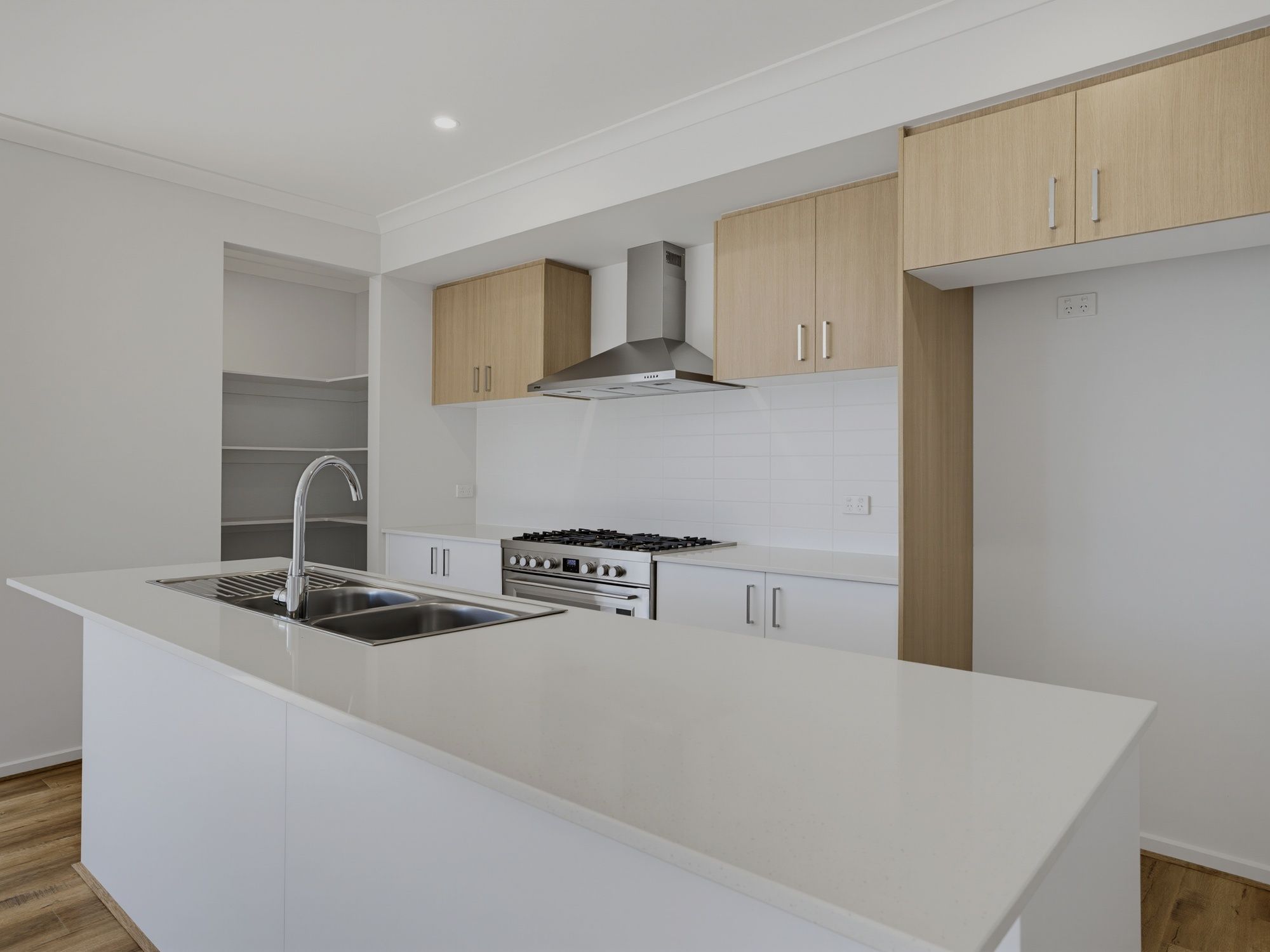 7 Delta Crescent — photo 9 of 12