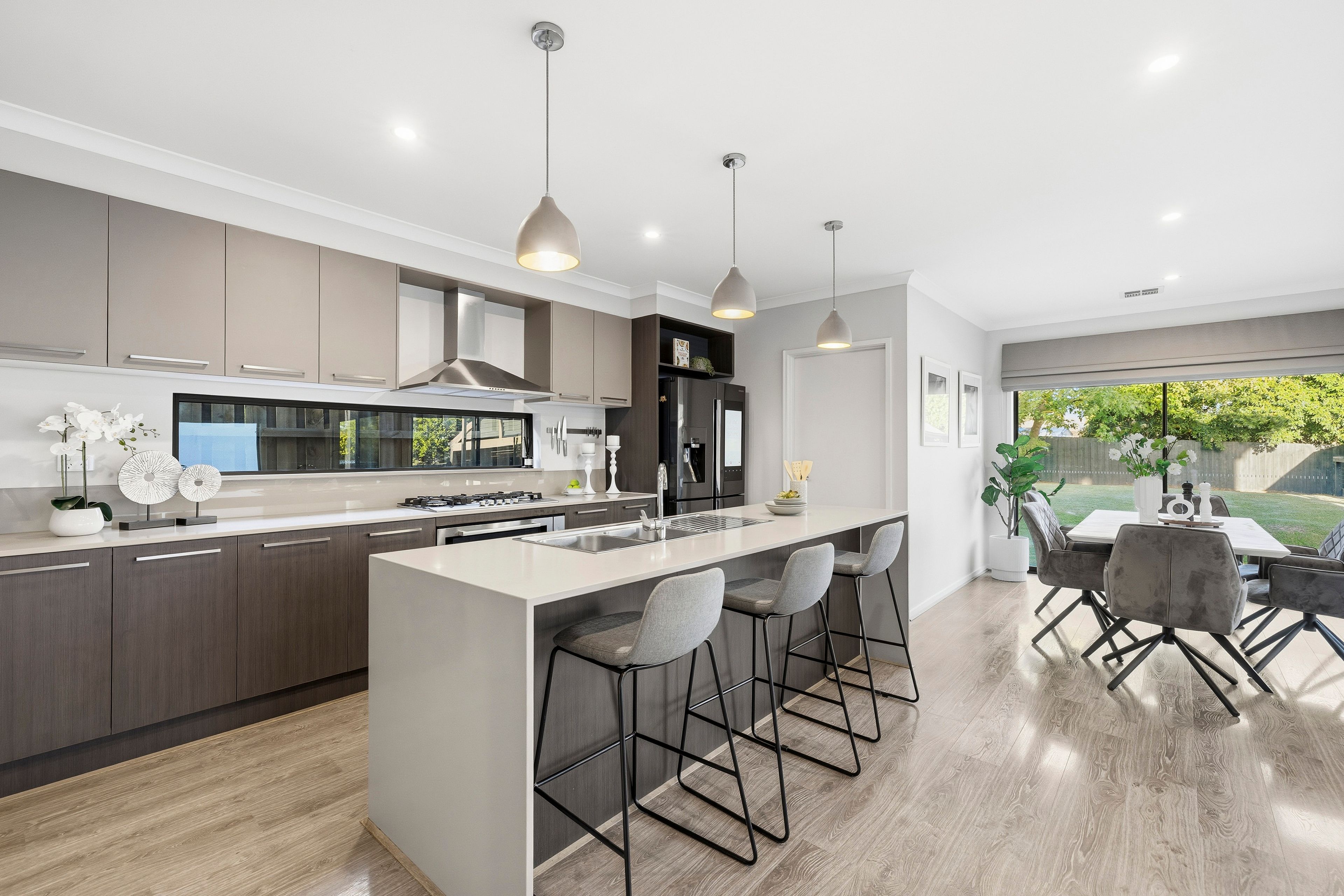 10 King Parade, Knoxfield, VIC 3180