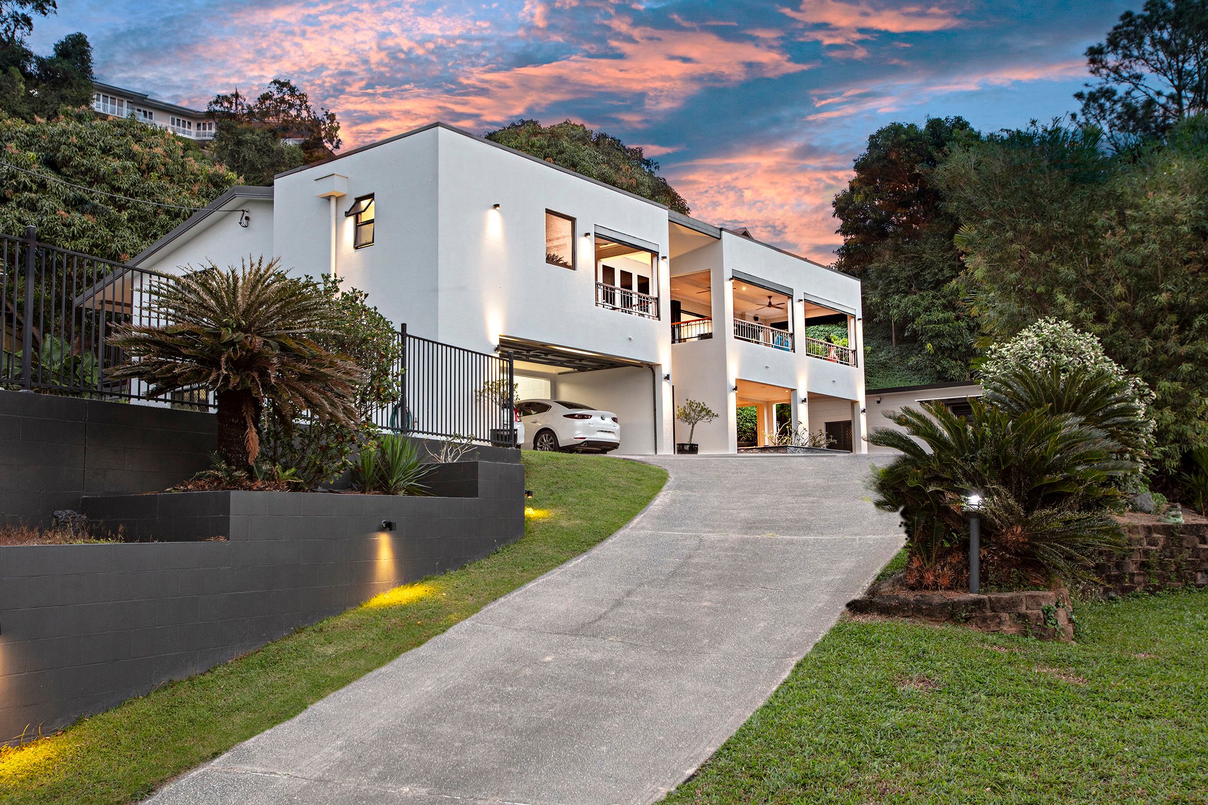8 Seaview Close, Bayview Heights QLD 4868