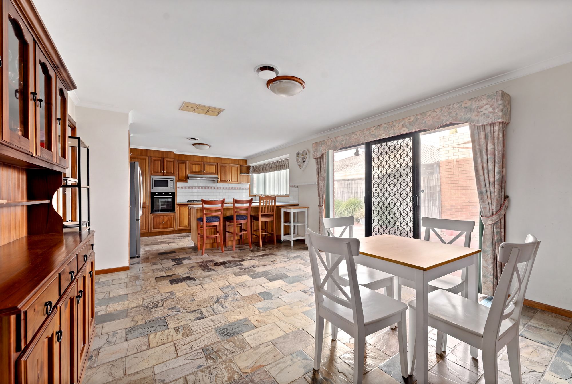 79 Nelson Avenue — photo 4 of 19