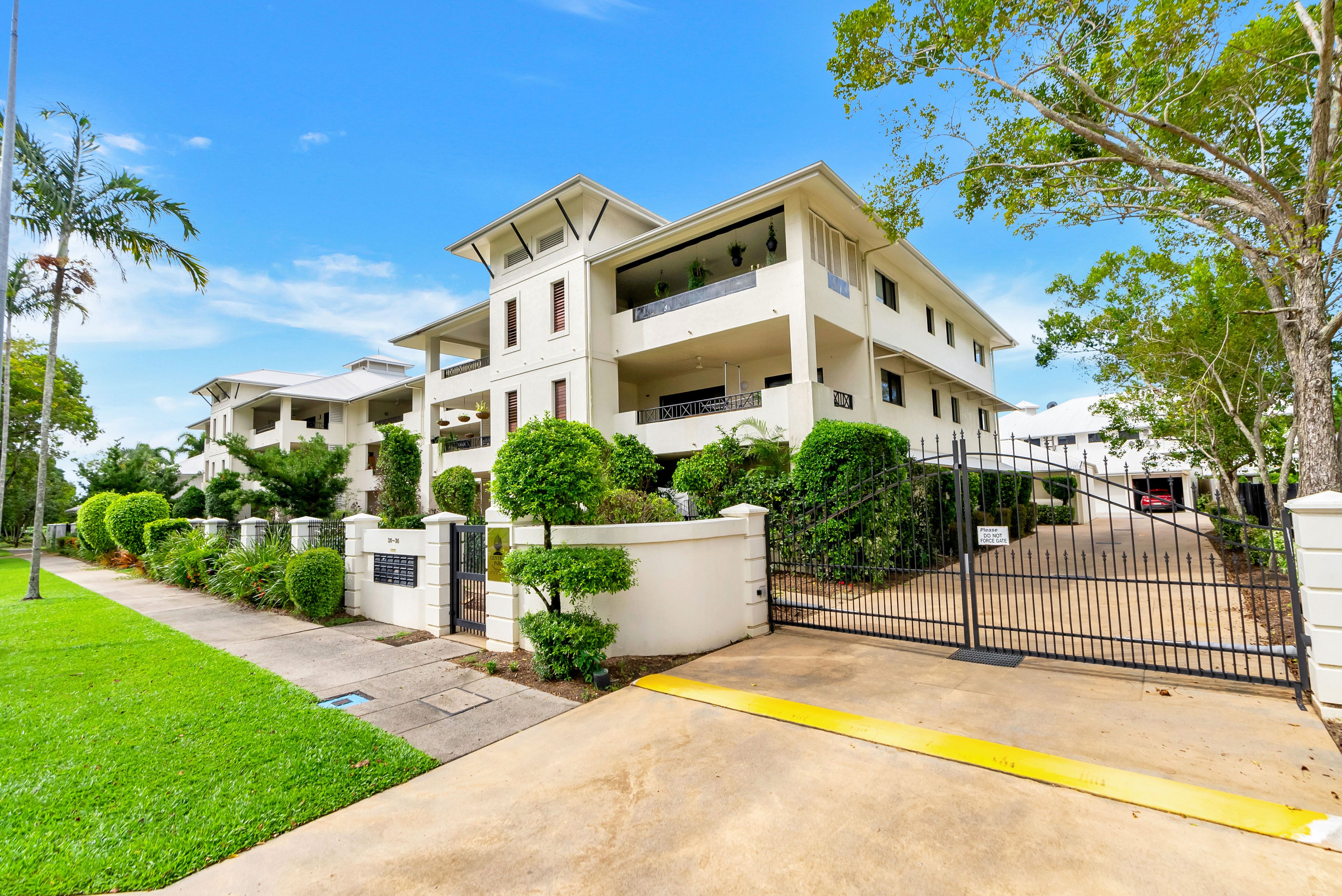 14/310-316 Lake Street — photo from Ray White Cairns