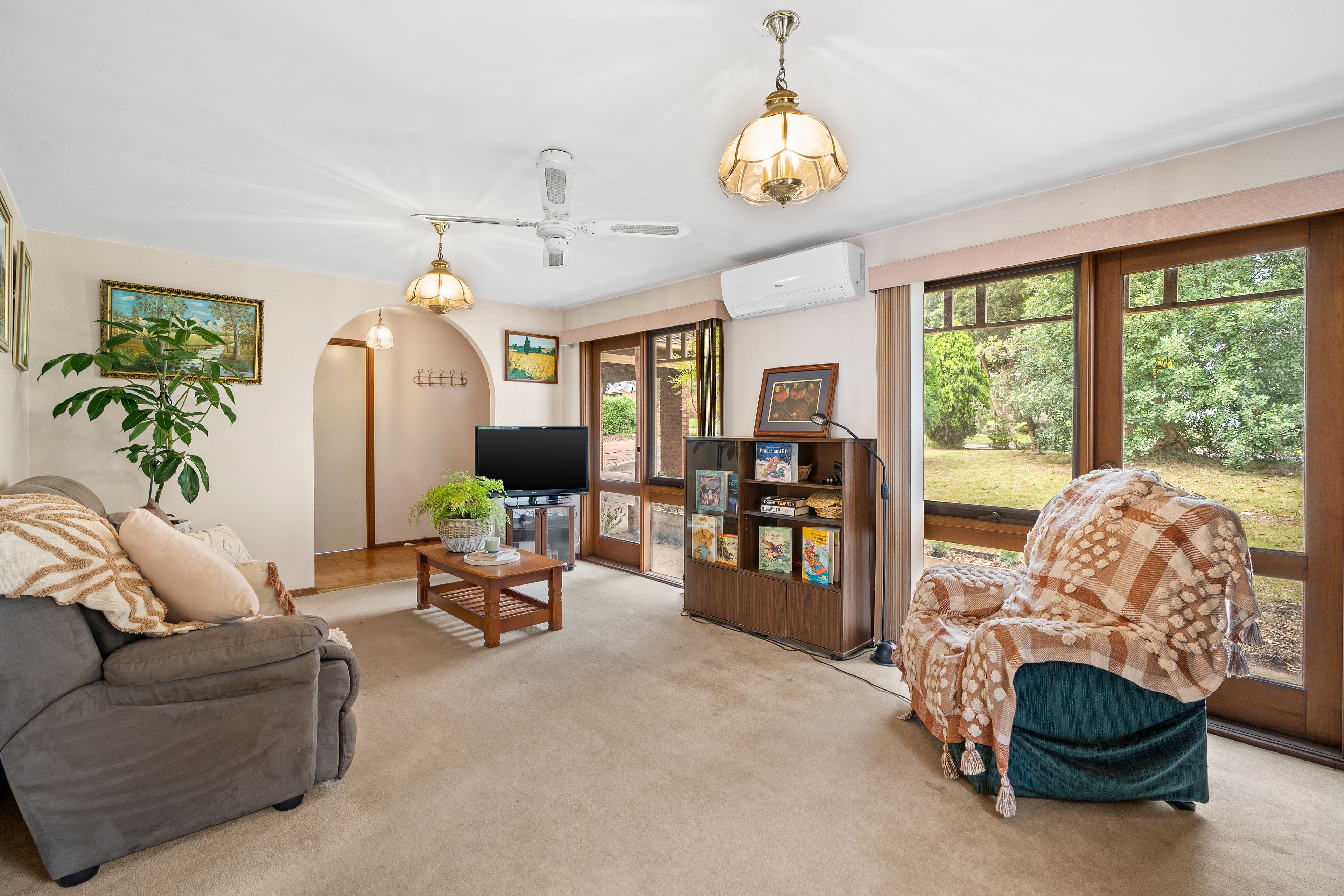 10 Collendina Crescent, Scoresby, VIC 3179