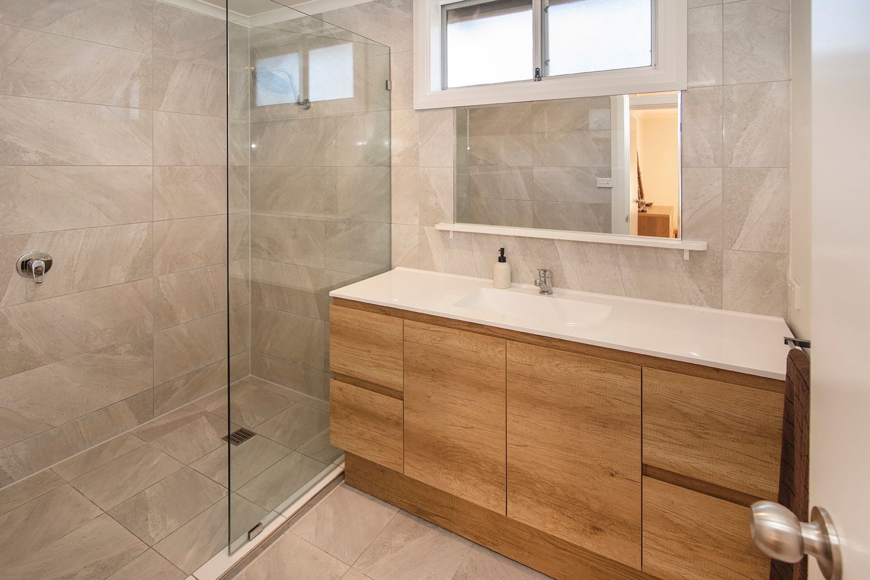 15 Jacaranda Crescent — photo 11 of 19