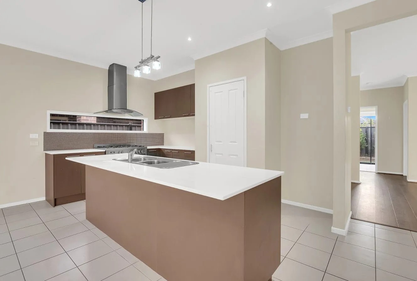 6 Rosleigh Drive, Craigieburn, VIC 3064