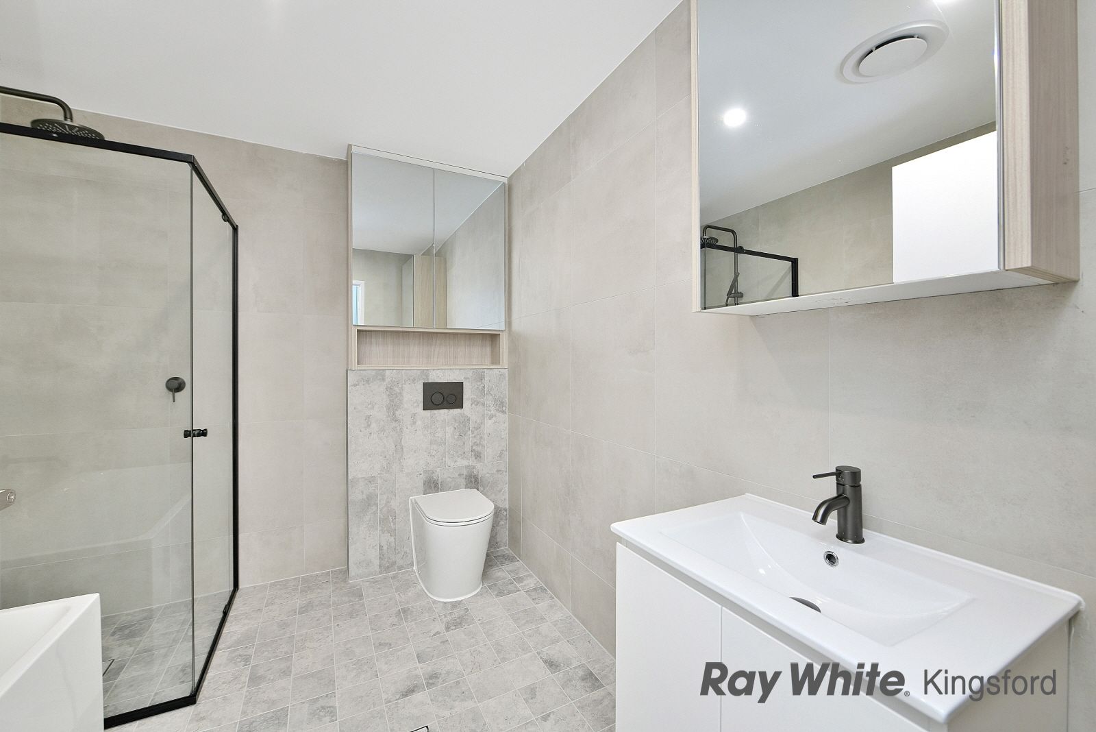 17-37 Wollongong Road — photo 4 of 7