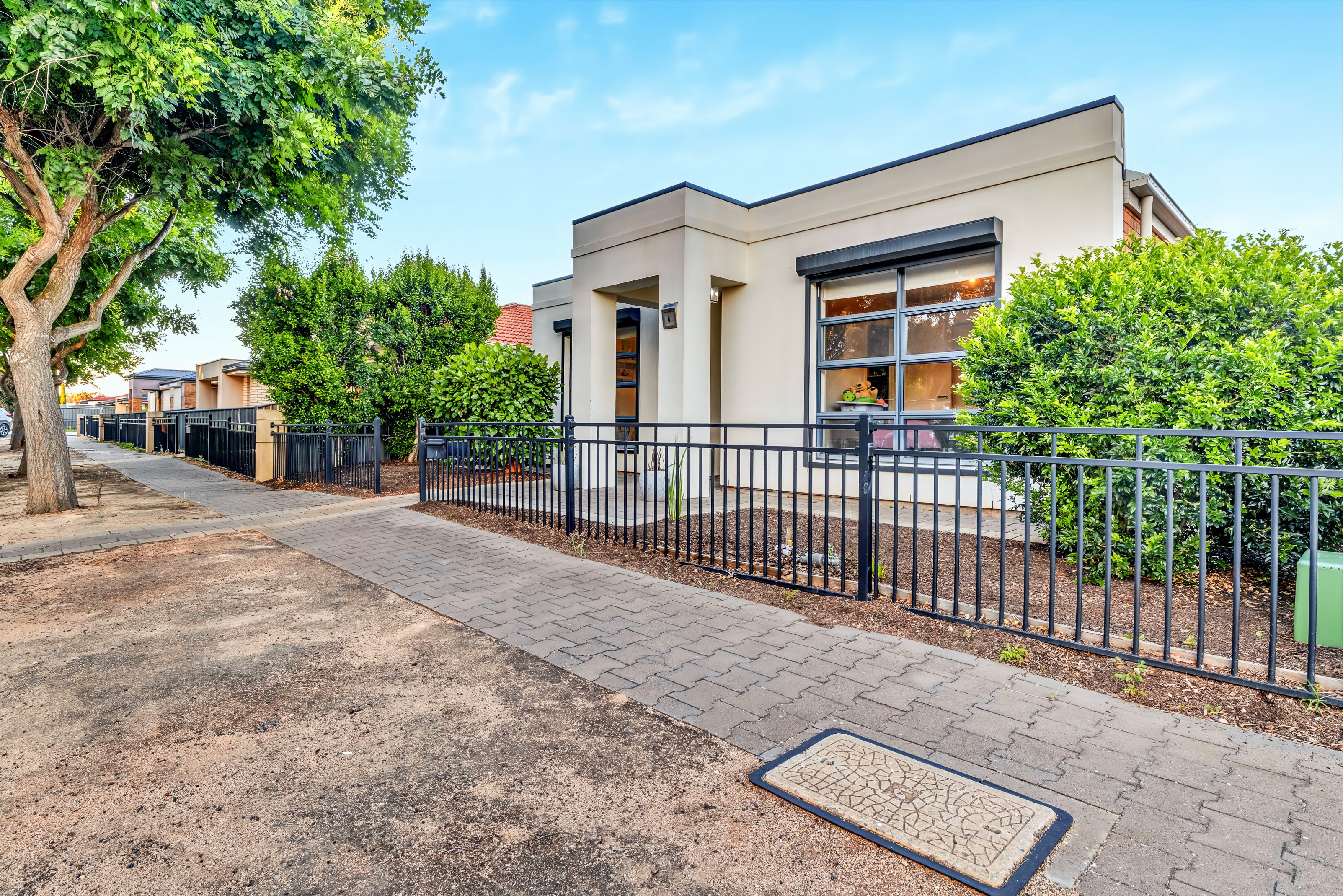 4 Coonawarra Avenue, Andrews Farm, SA 5114