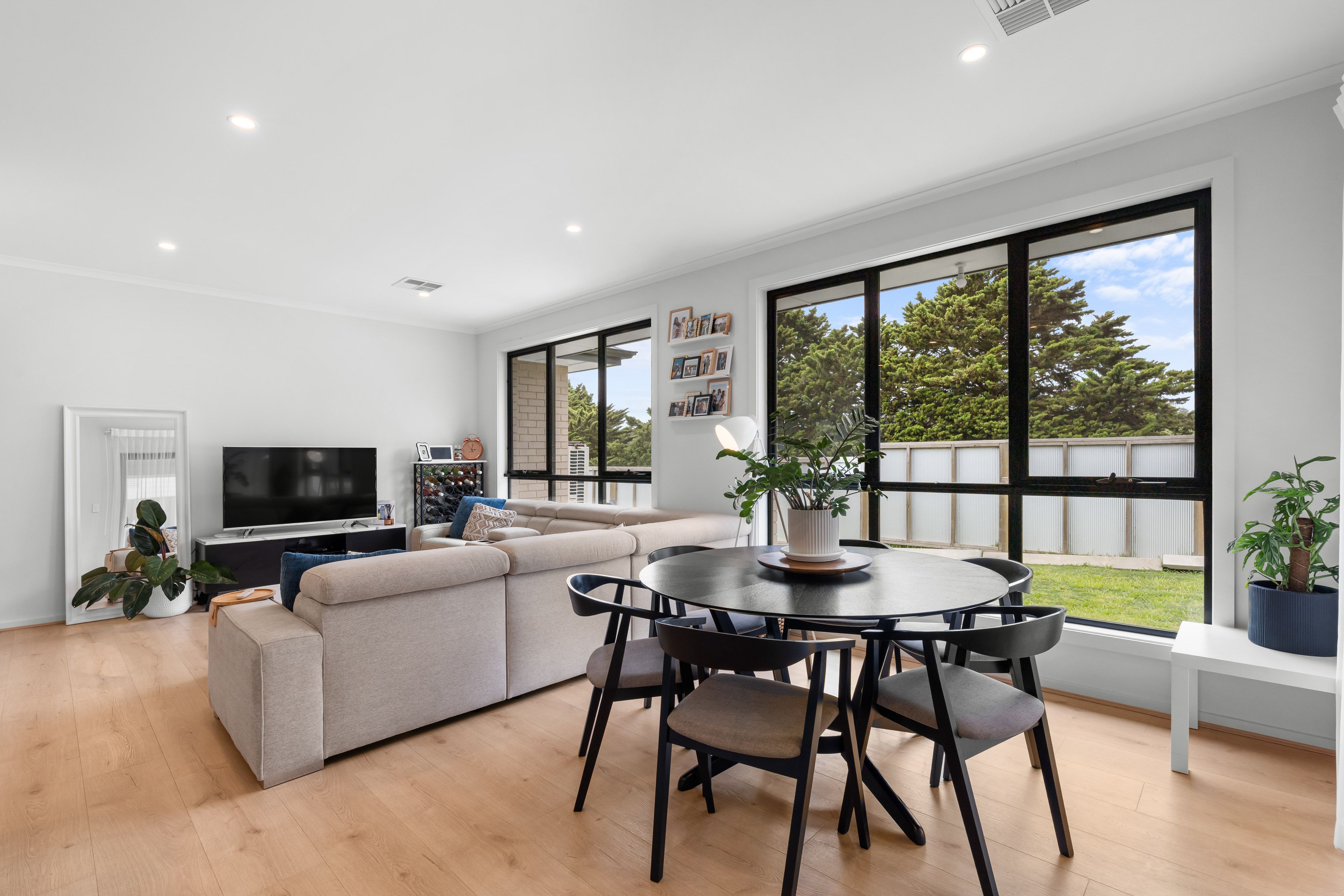 10 Inverbrackie Close — photo 12 of 20