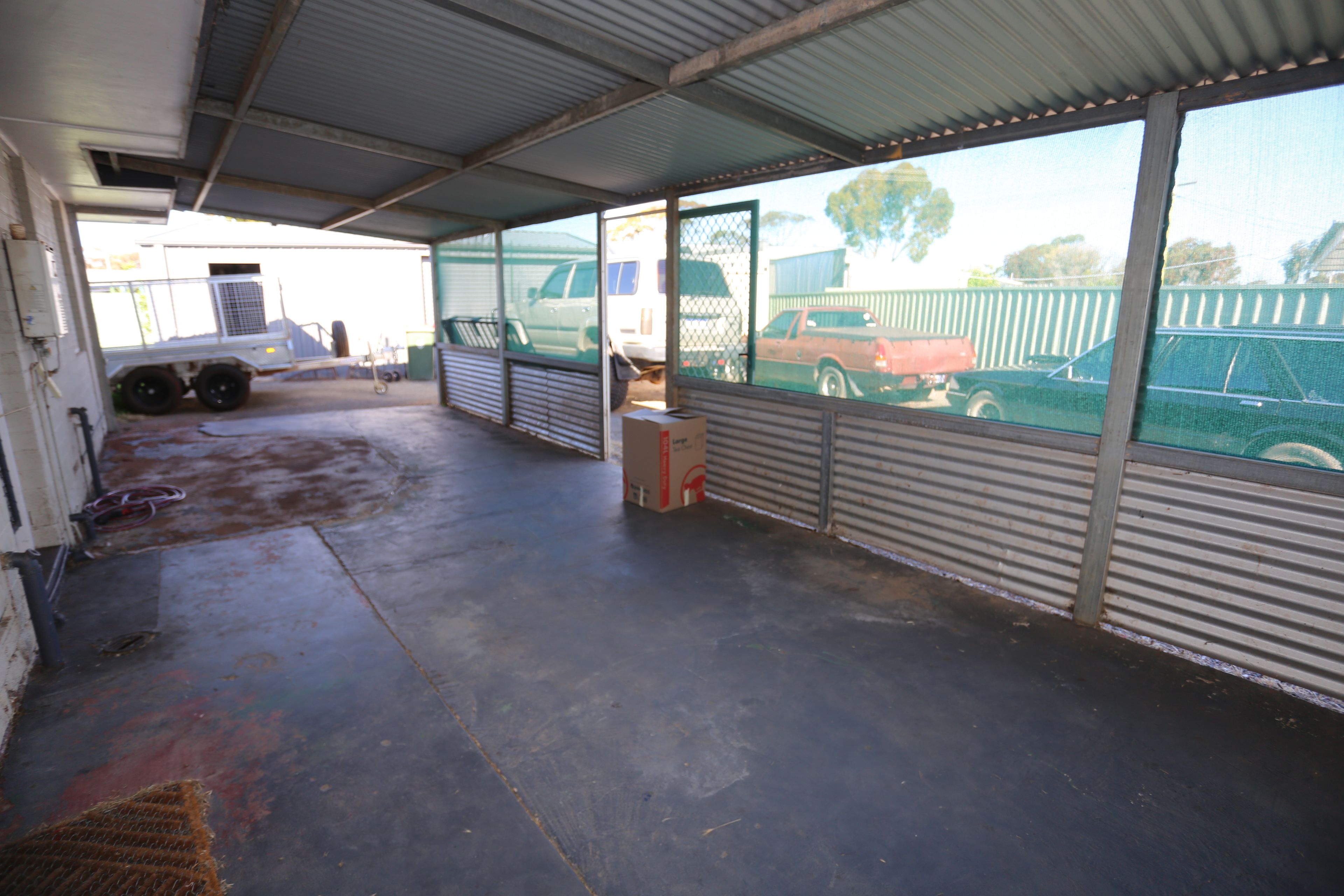 42 Hopbush Street — photo 10 of 12