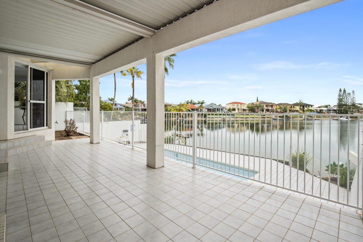 10 Charolais Crescent, Benowa Waters, QLD 4217