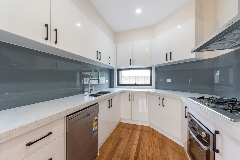 2/7 Oaklands Avenue, Ferntree Gully, VIC 3156