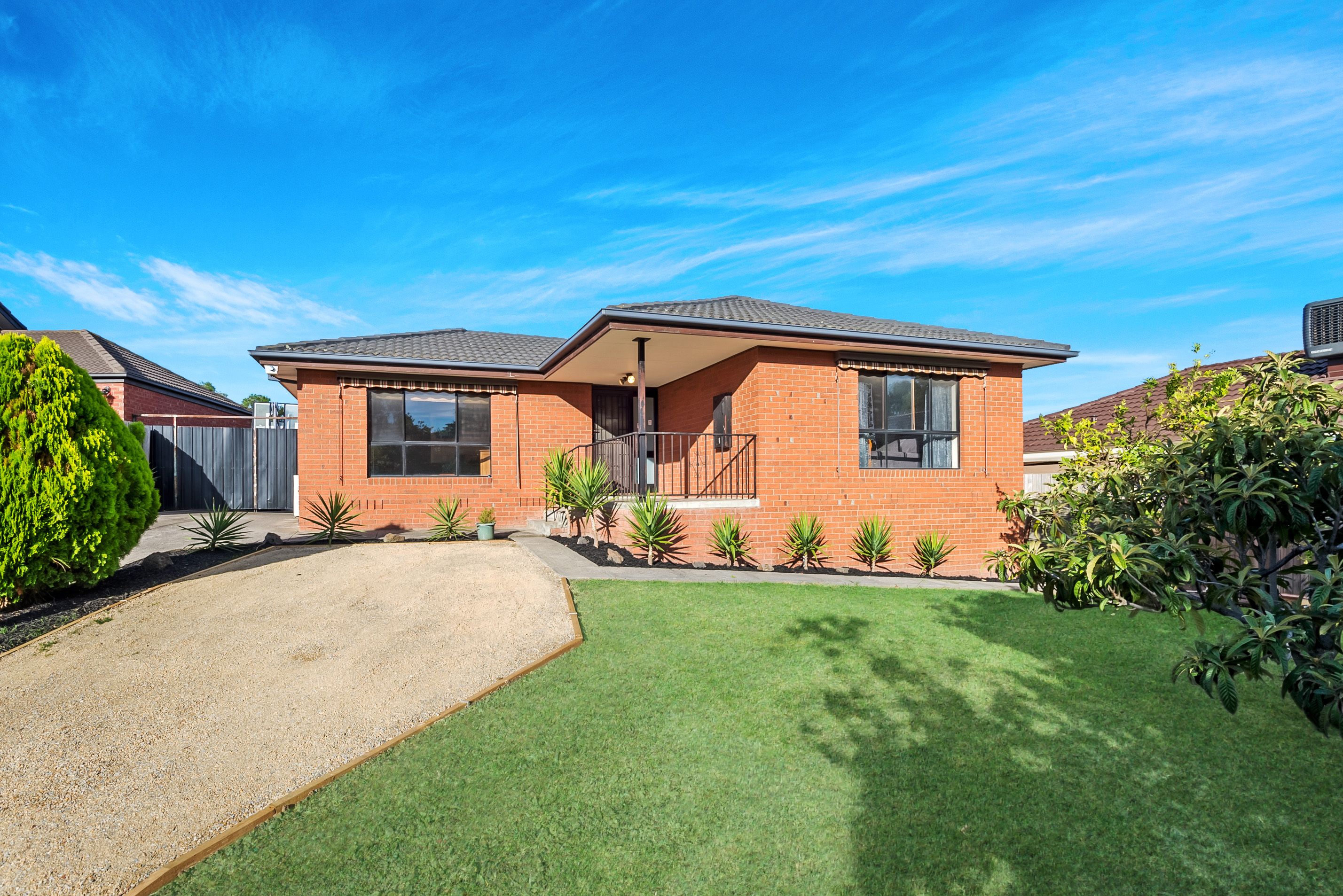 17 Whitfield Court, Mill Park VIC 3082