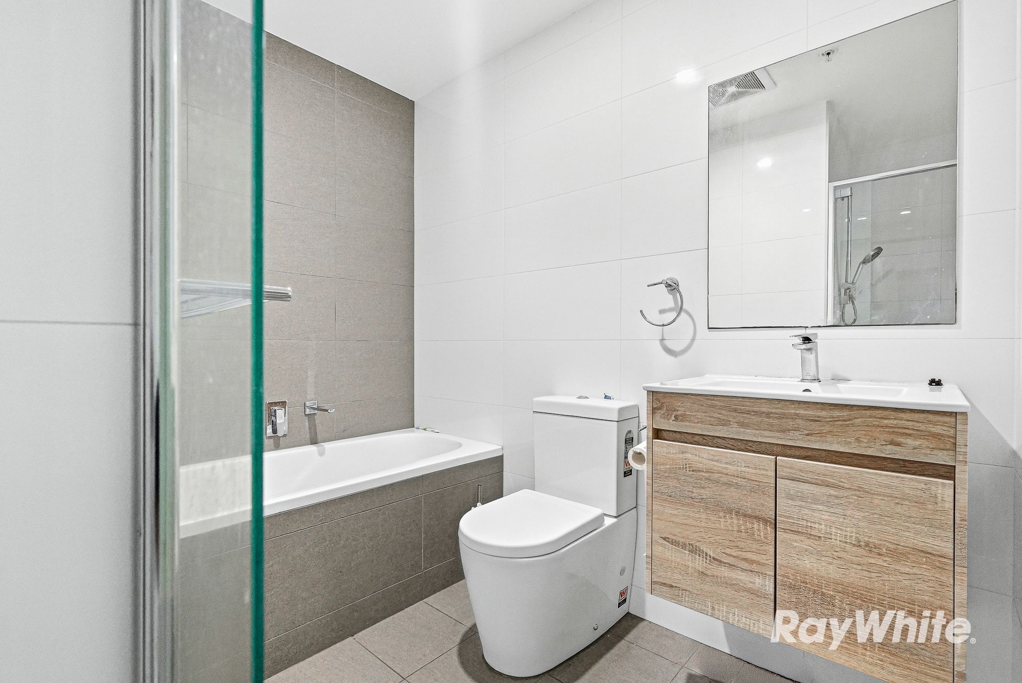 402/11 Hassall Street — photo 8 of 23