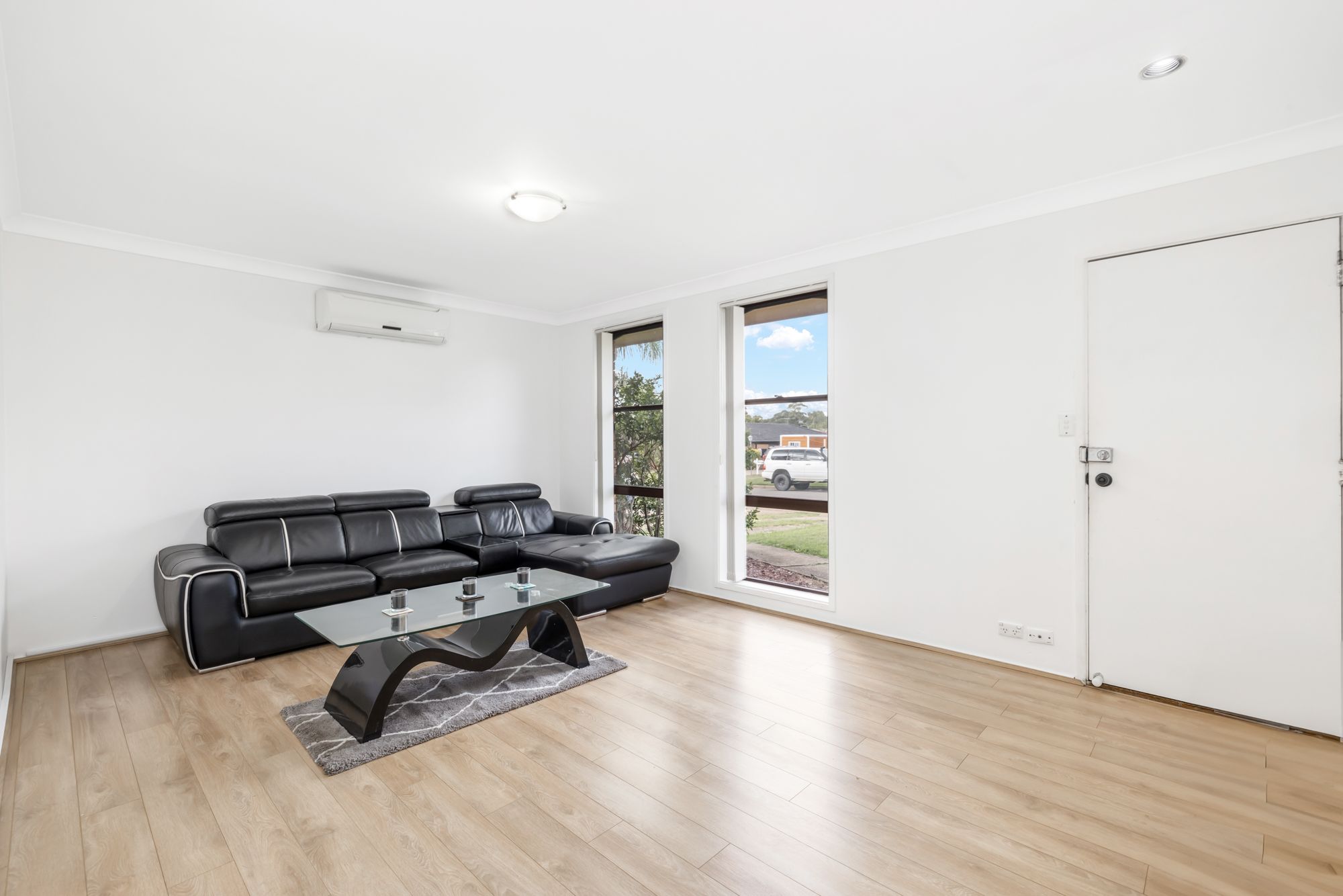 33 Mccartney Crescent, St Clair, NSW 2759