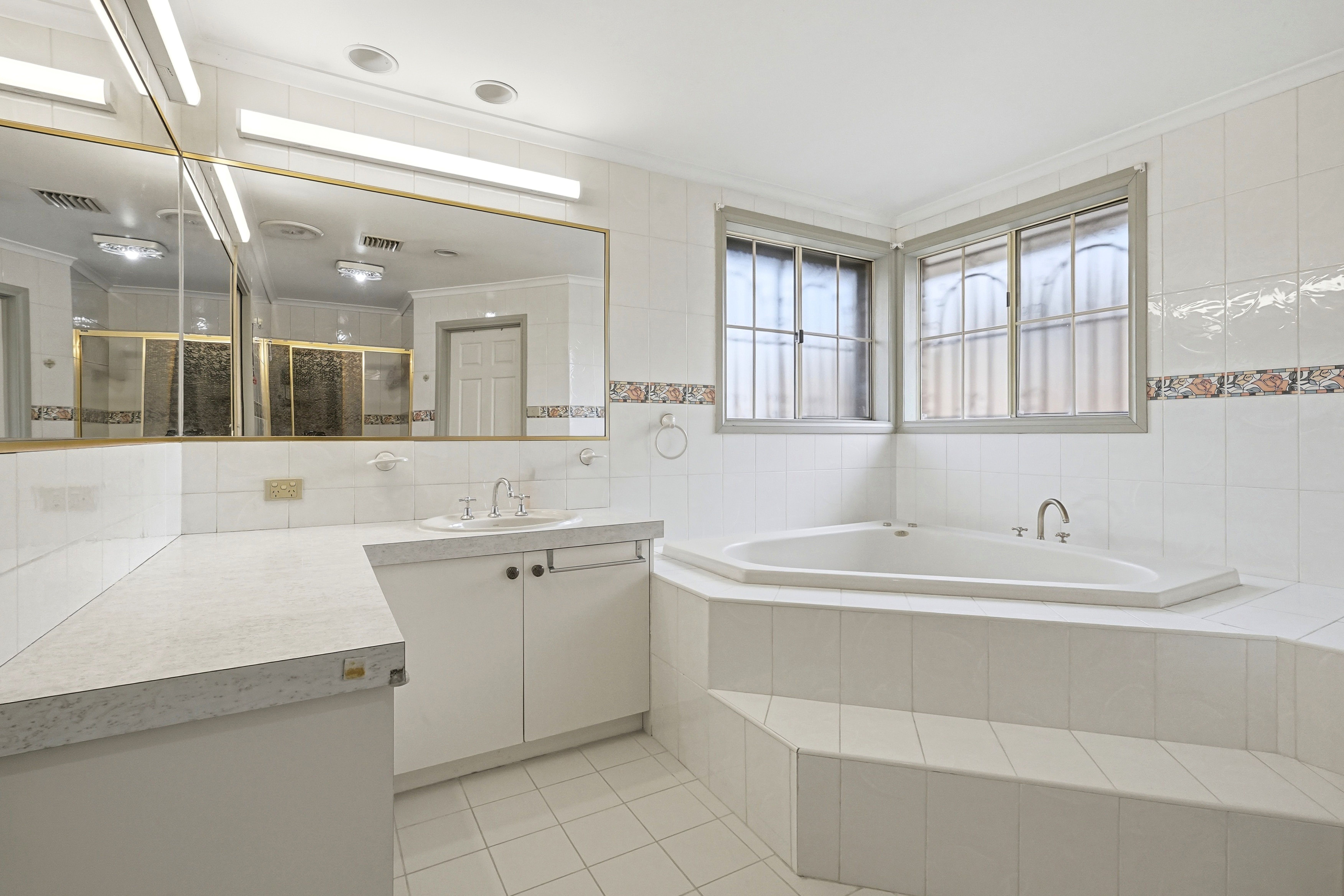 2 Thurston Street — photo 7 of 12