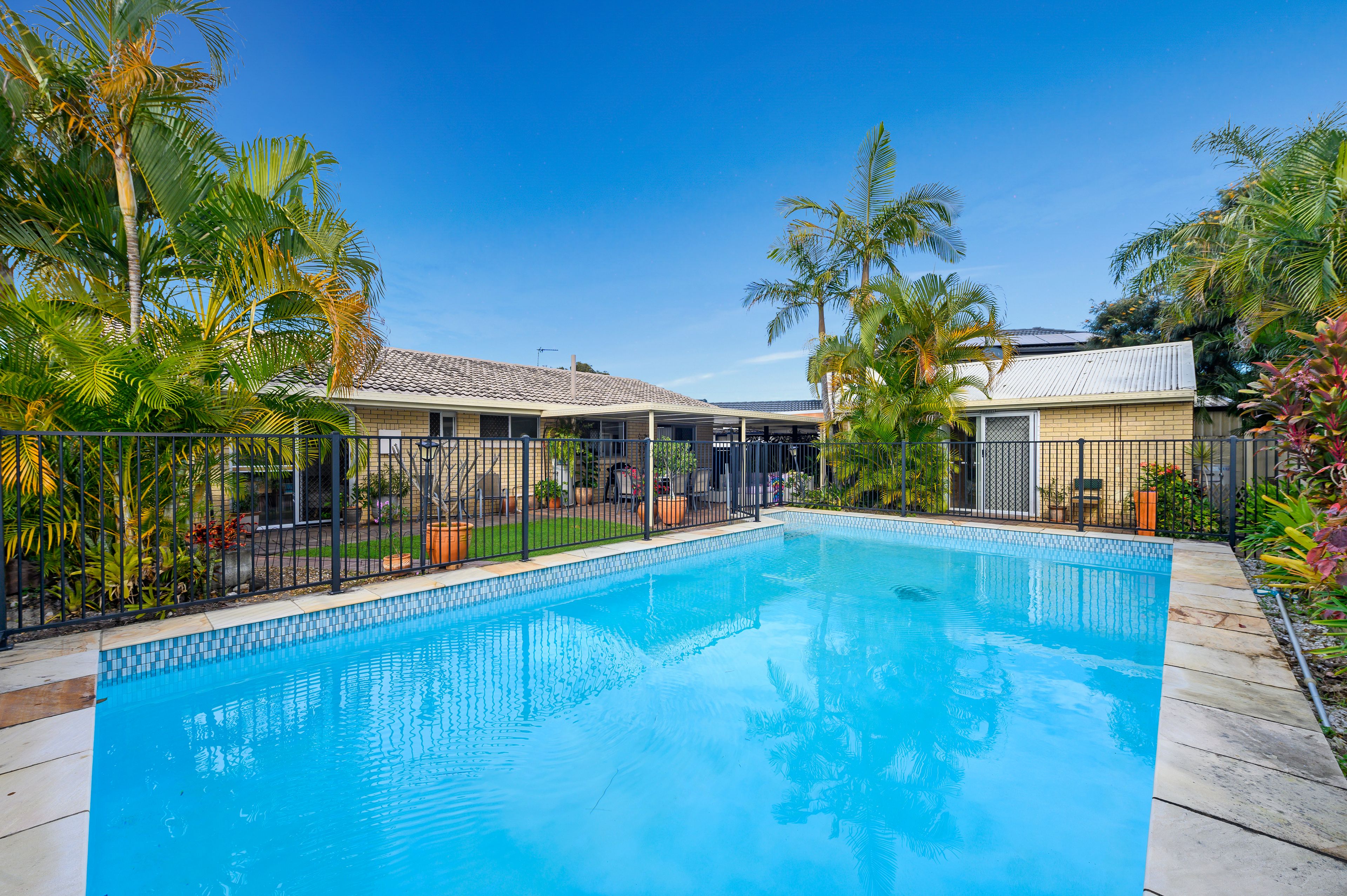 21 Eagle Avenue, Burleigh Waters, QLD 4220