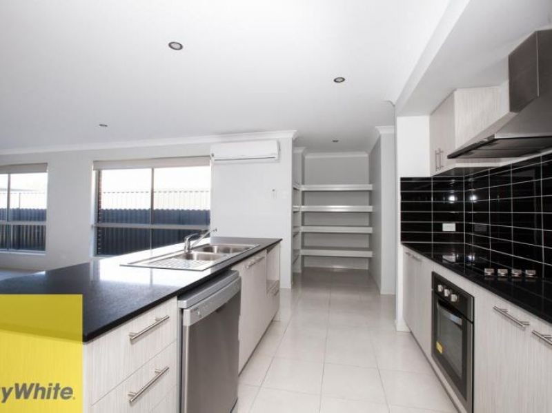 3 Botany Drive, South Ripley, QLD 4306