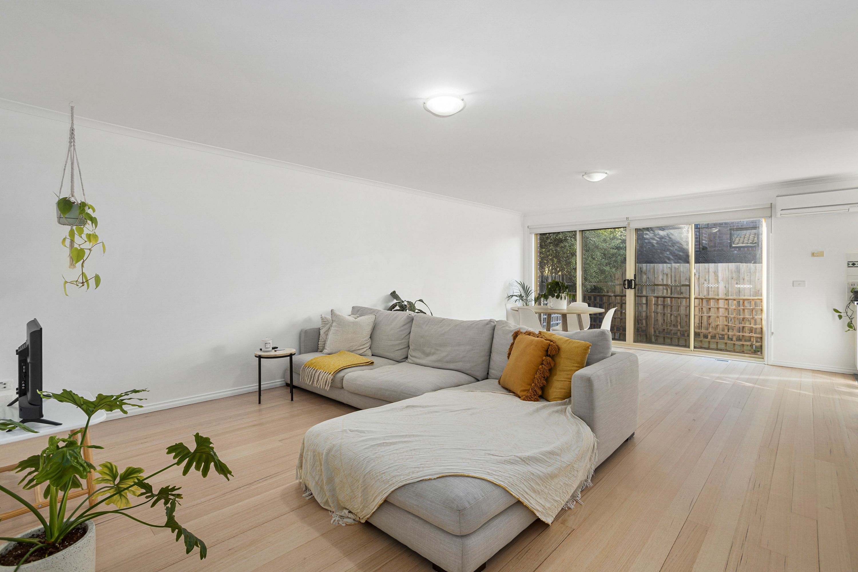 2/6 Staughton Avenue, Capel Sound, VIC 3940