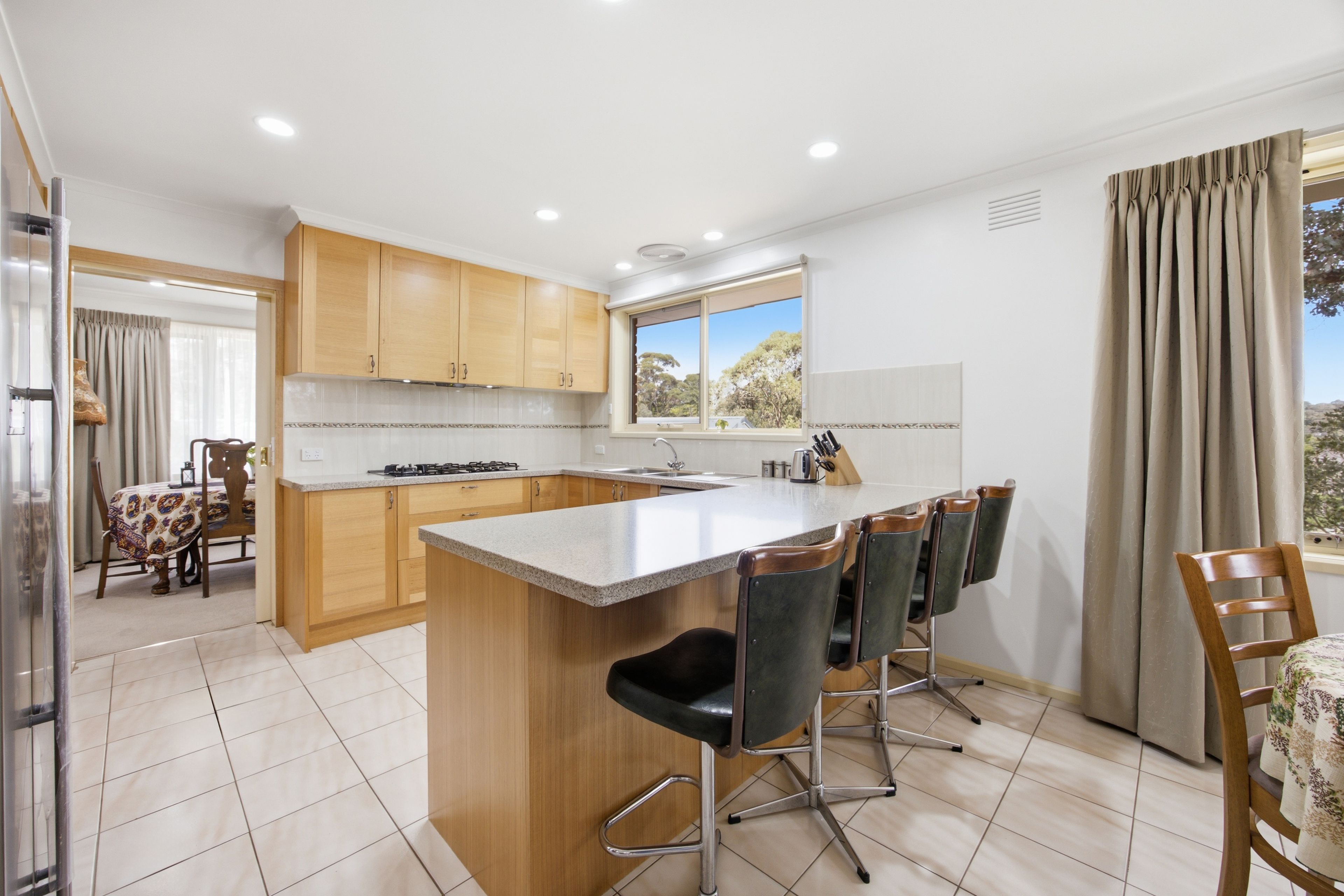 2 Nicholas Court — photo 5 of 17