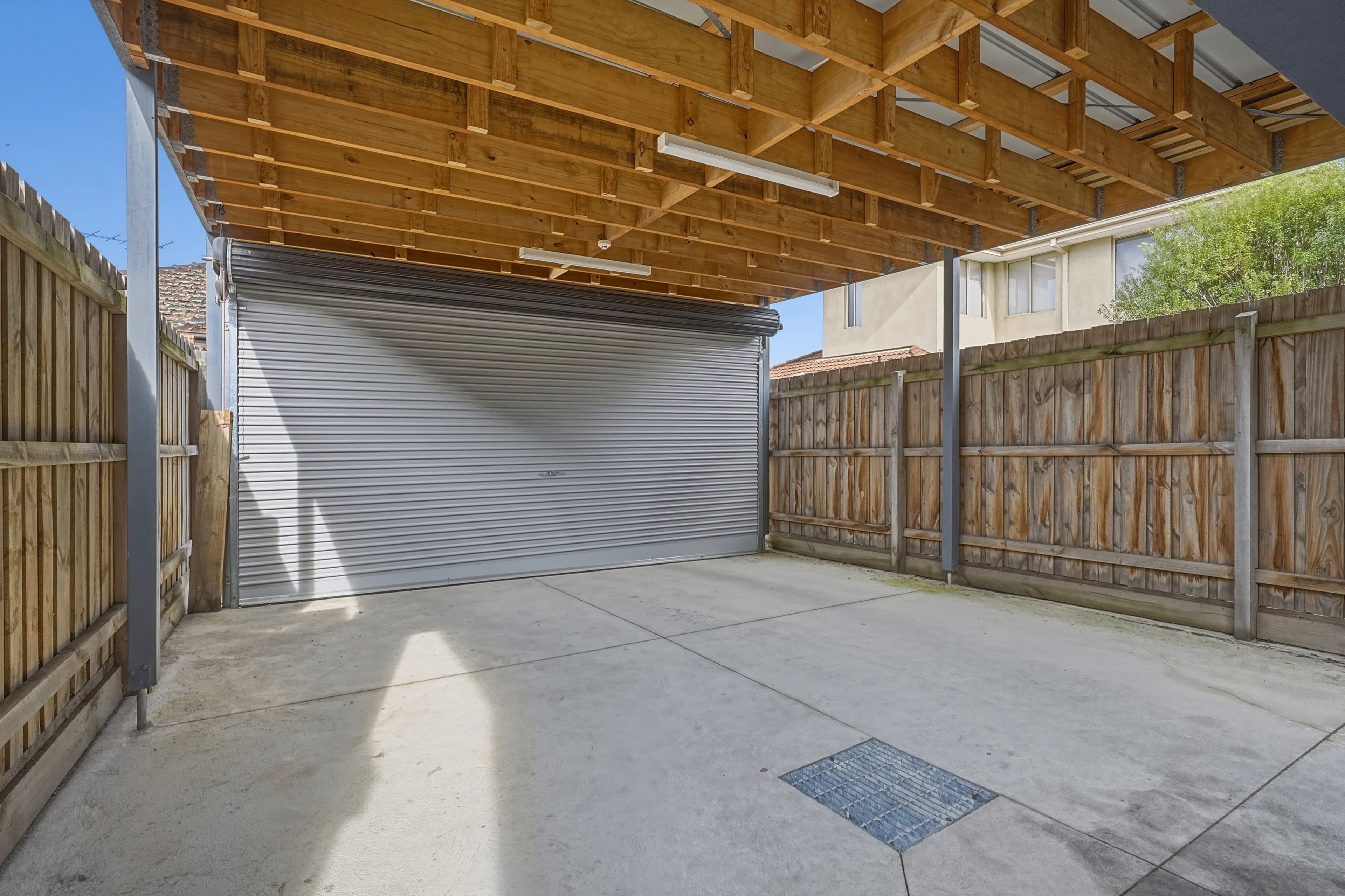 102/4 Lawson Street — photo 10 of 10