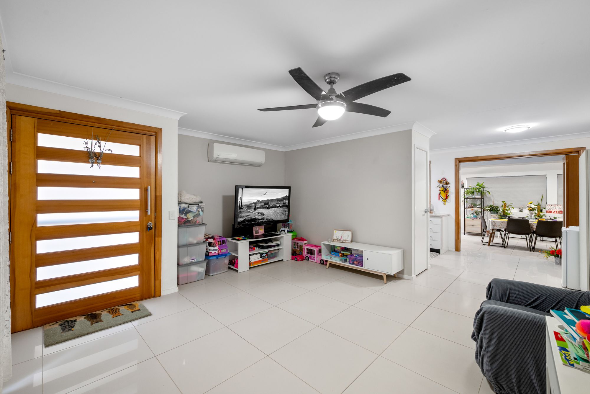 9 & 9a Francisco Crescent, Rosemeadow, NSW 2560