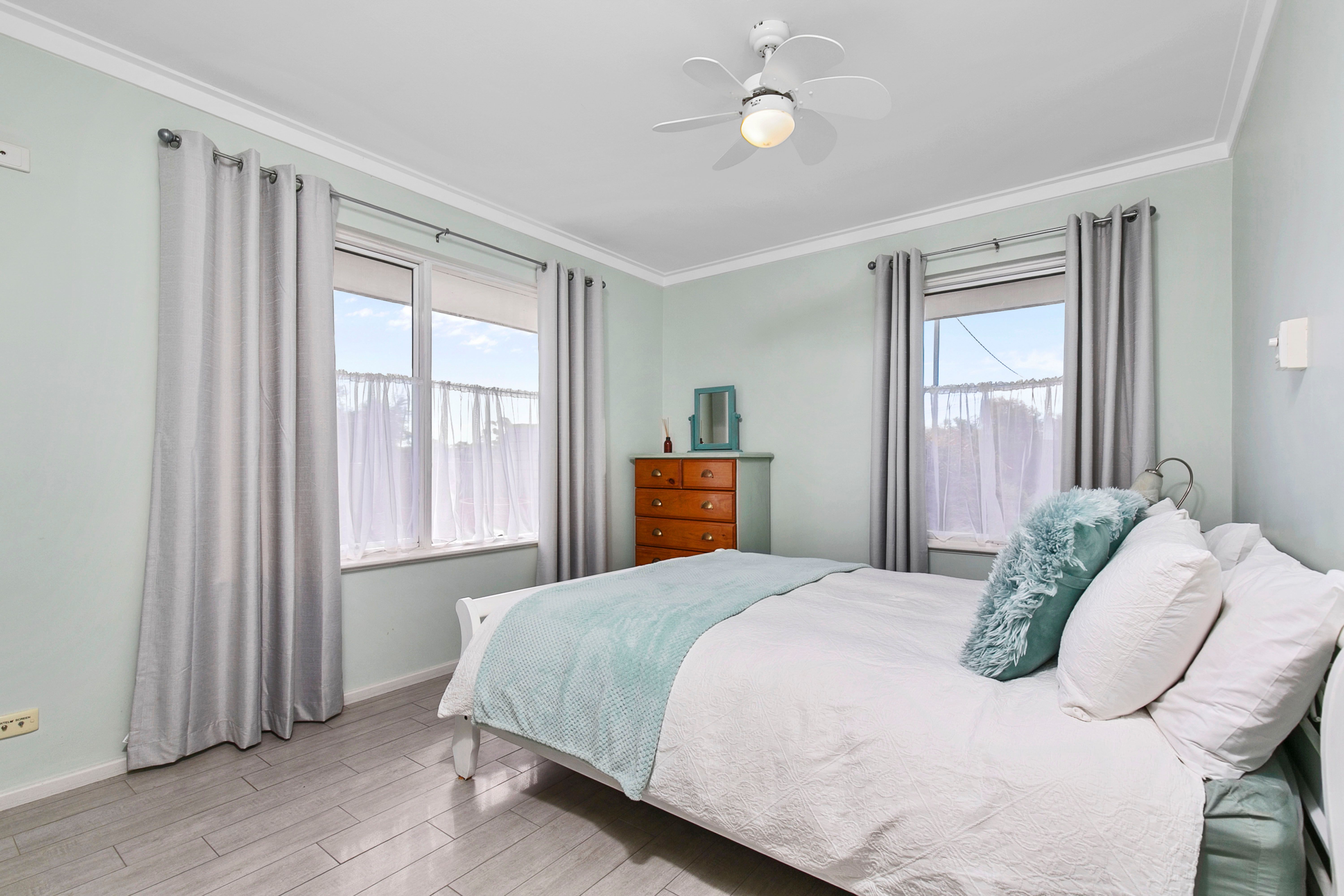 33 Armytage Way — photo 7 of 30