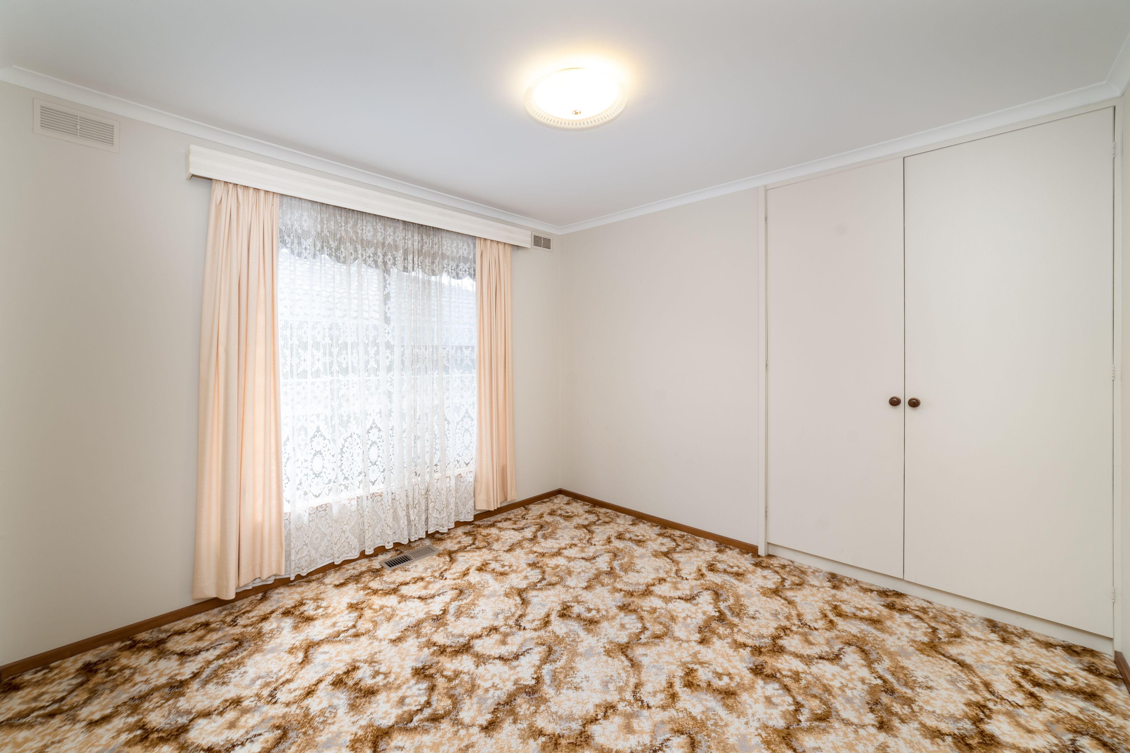16 Ridgeway Crescent, Kennington, VIC 3550