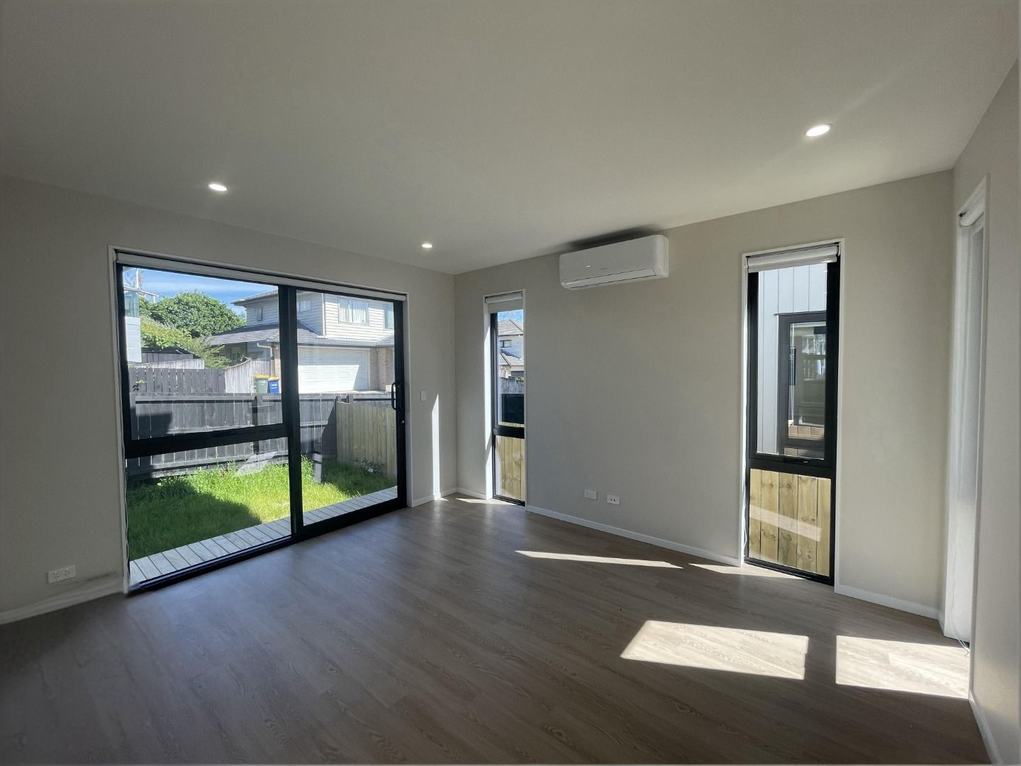 A/54 Royal View Road, Te Atatu South, Waitakere City